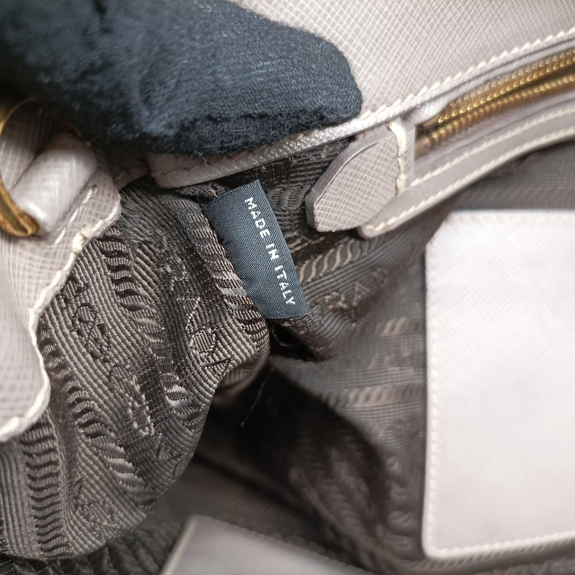 Secondhand Prada Galleria beige SAFFIANO Leather BN2274 handbag | stylenewstar