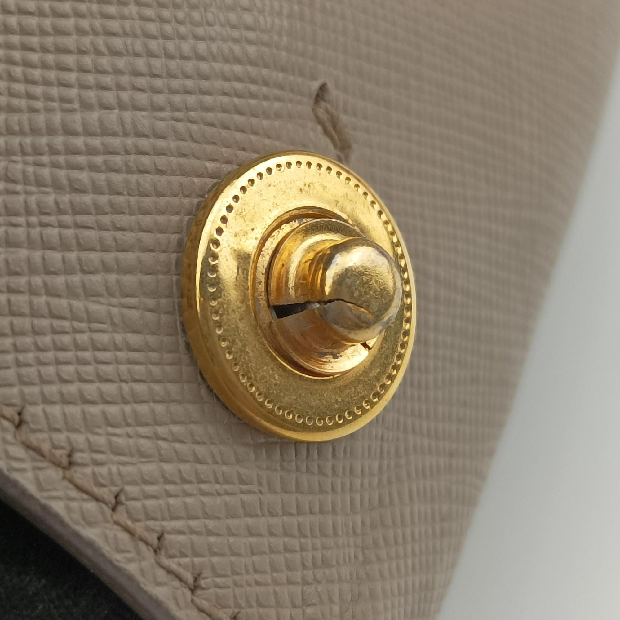 Secondhand Prada Galleria beige SAFFIANO Leather BN2274 handbag | stylenewstar