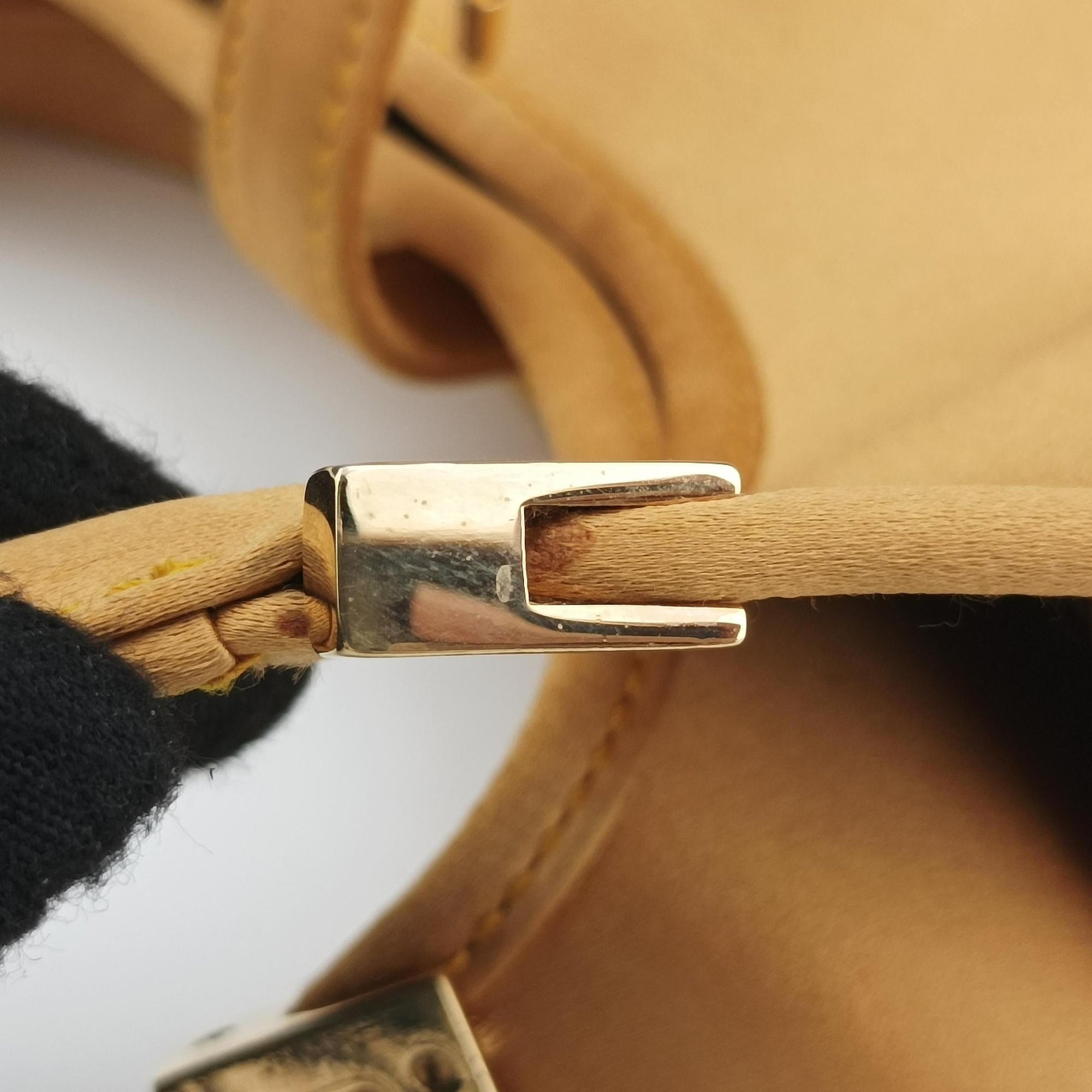 Secondhand Gucci Jackie Golden silk  handbag | stylenewstar