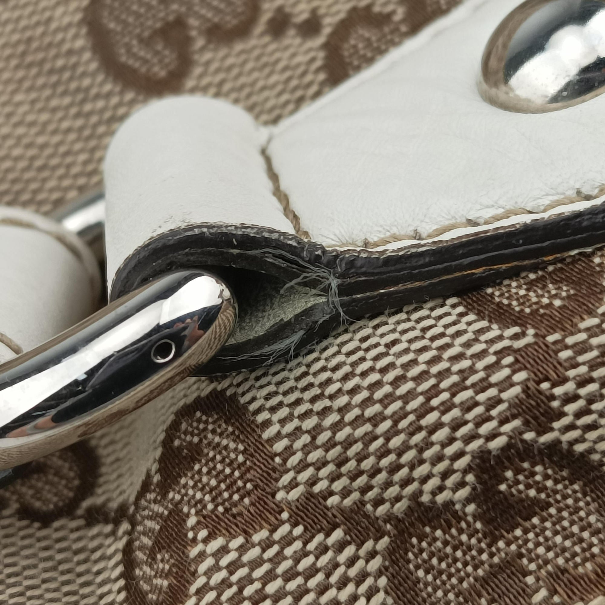 Pre-owned Gucci Icon bit Beige×White canvas× leather 232949 shoulderbag | stylenewstar