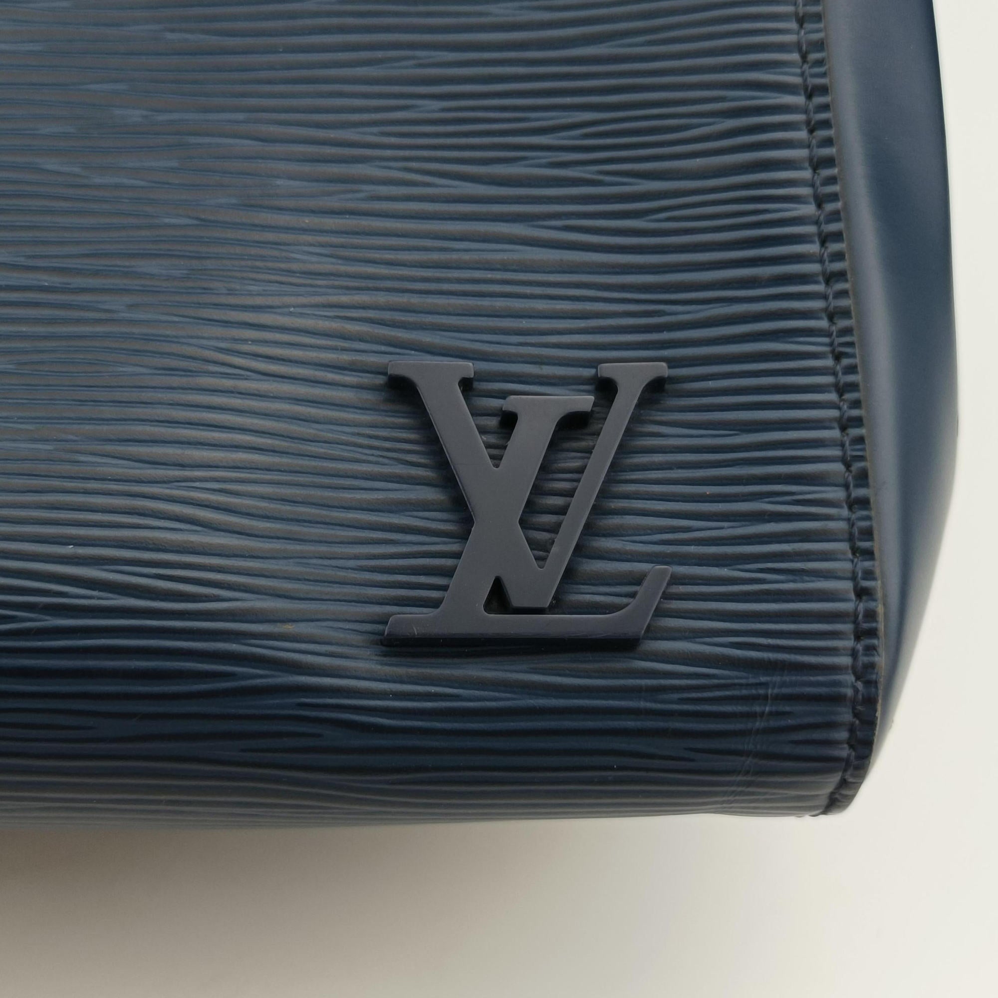 Pre-owned Louis Vuitton Cluny MM Navy Epi M41299 handbag | stylenewstar