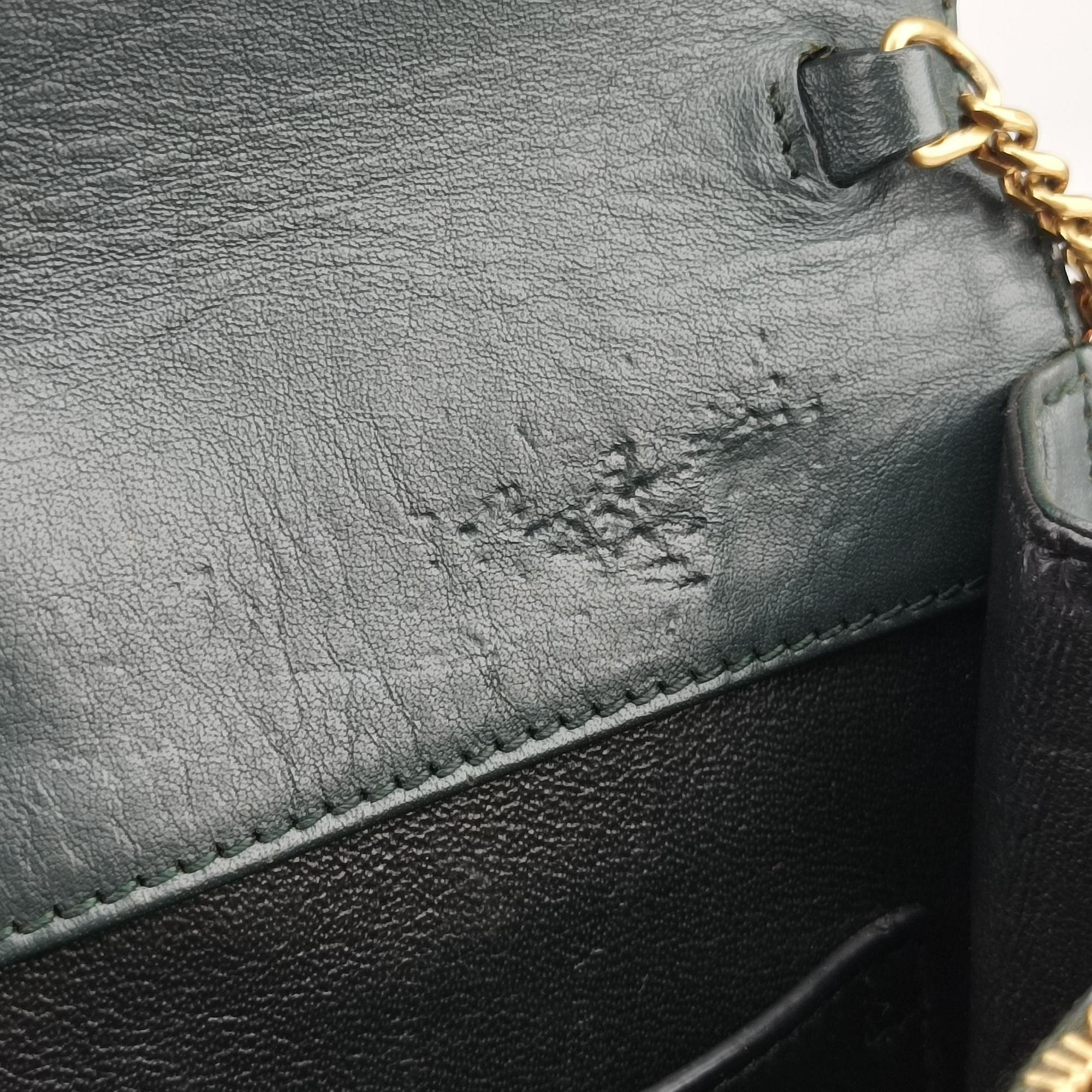 Pre-owned Yves Saint Laurent VICTOIRE Green Leather 555035 shoulderbag | stylenewstar