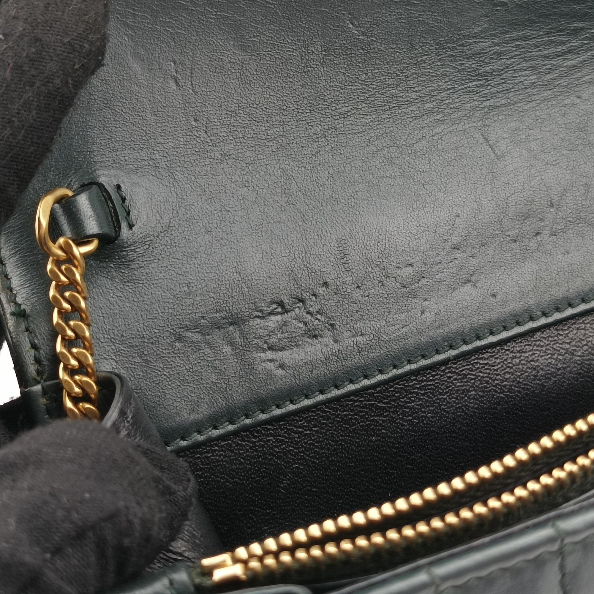 Pre-owned Yves Saint Laurent VICTOIRE Green Leather 555035 shoulderbag | stylenewstar