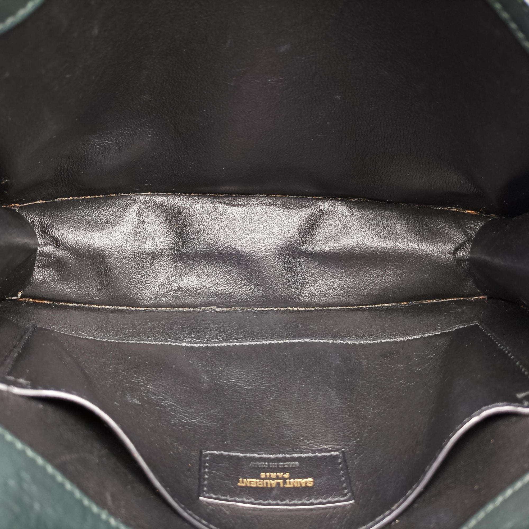 Pre-owned Yves Saint Laurent VICTOIRE Green Leather 555035 shoulderbag | stylenewstar