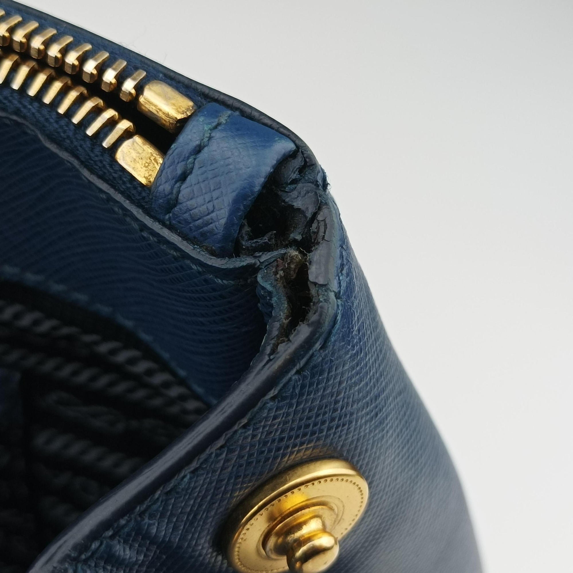 Pre-owned Prada Galleria Blue SAFFIANO Leather BN2274 shoulderbag | stylenewstar