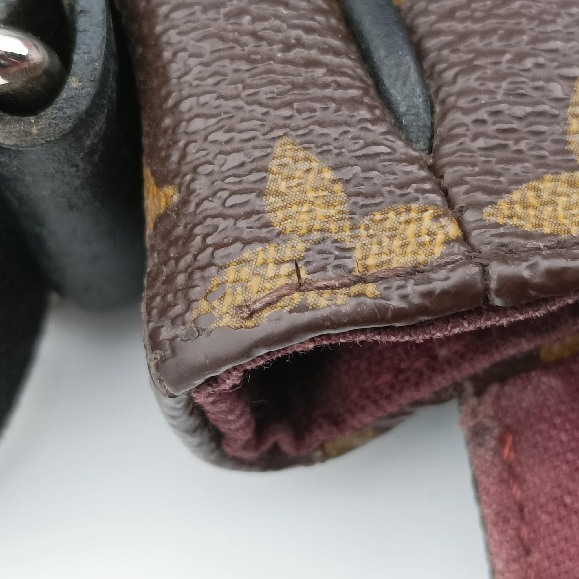 Vintage Louis Vuitton District MM Monogram Macassar Monogram canvas M40934 shoulderbag | stylenewstar