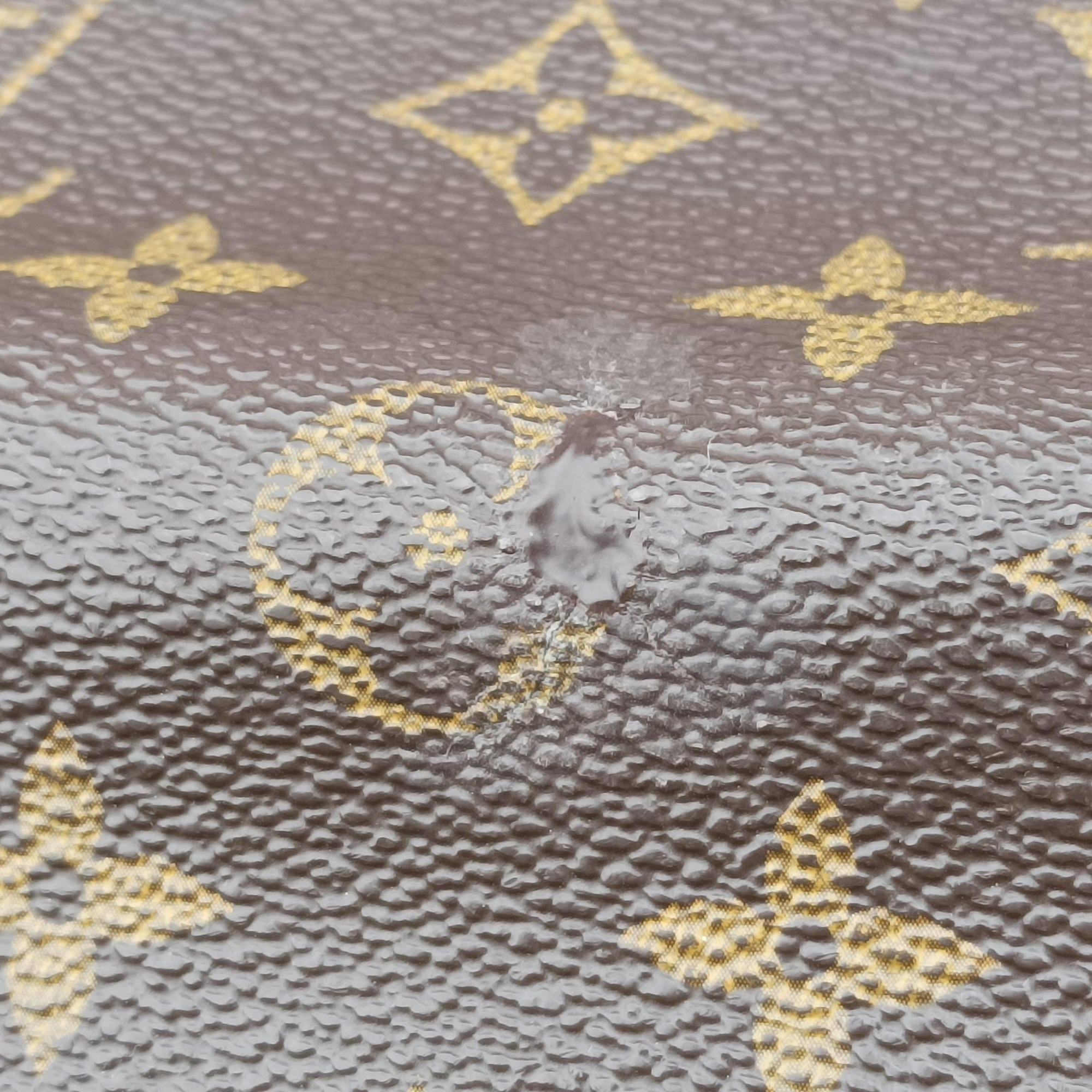 Vintage Louis Vuitton District MM Monogram Macassar Monogram canvas M40934 shoulderbag | stylenewstar