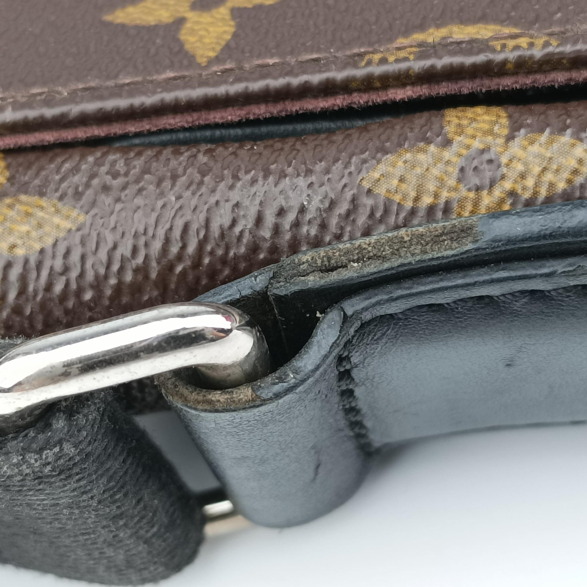 Vintage Louis Vuitton District MM Monogram Macassar Monogram canvas M40934 shoulderbag | stylenewstar