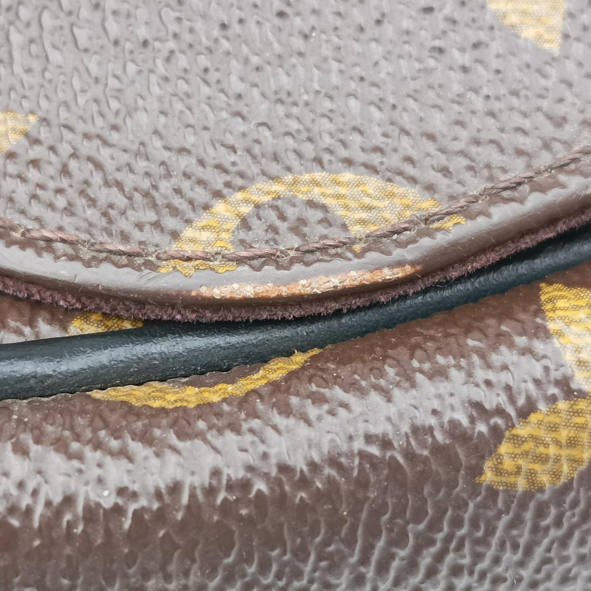 Vintage Louis Vuitton District MM Monogram Macassar Monogram canvas M40934 shoulderbag | stylenewstar