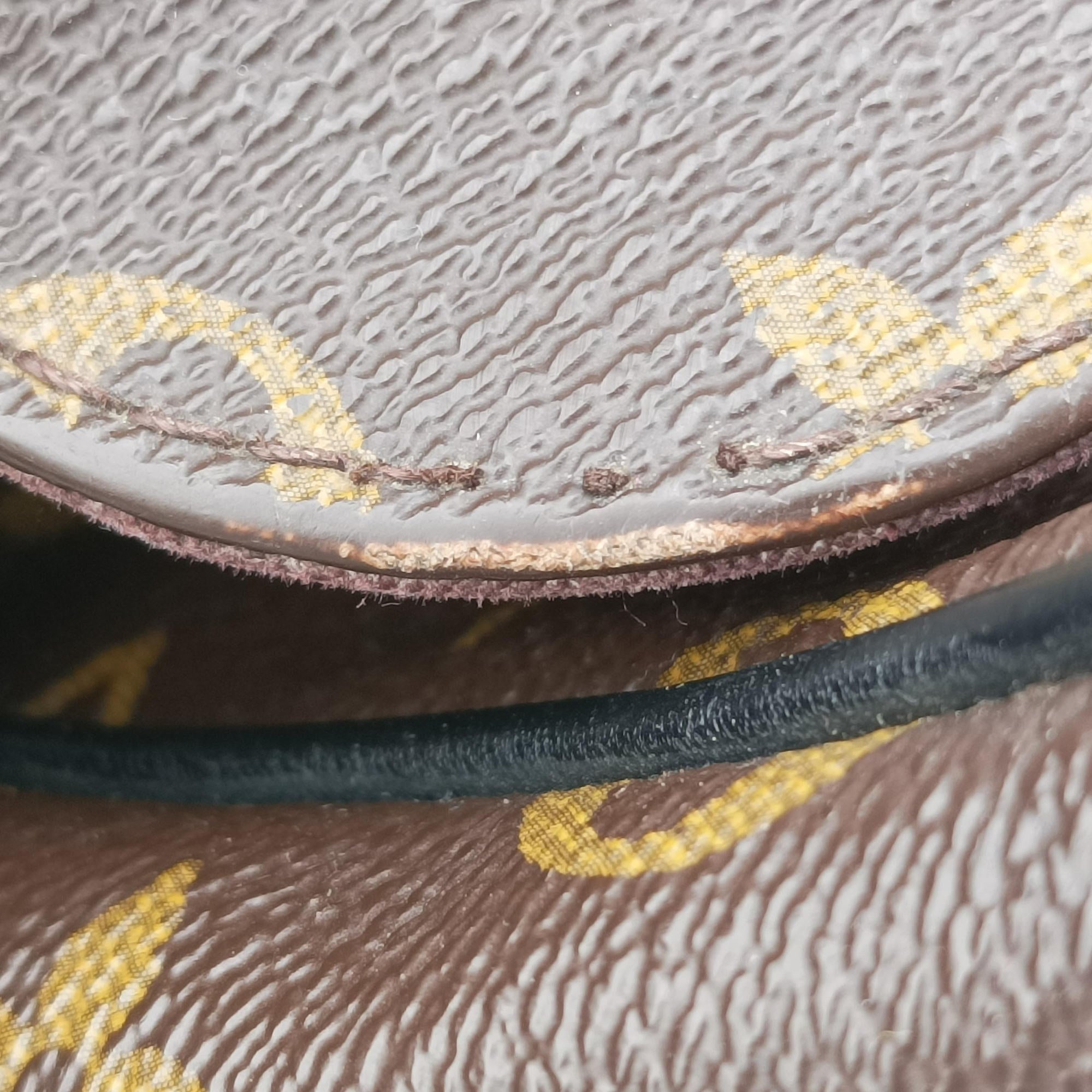 Vintage Louis Vuitton District MM Monogram Macassar Monogram canvas M40934 shoulderbag | stylenewstar