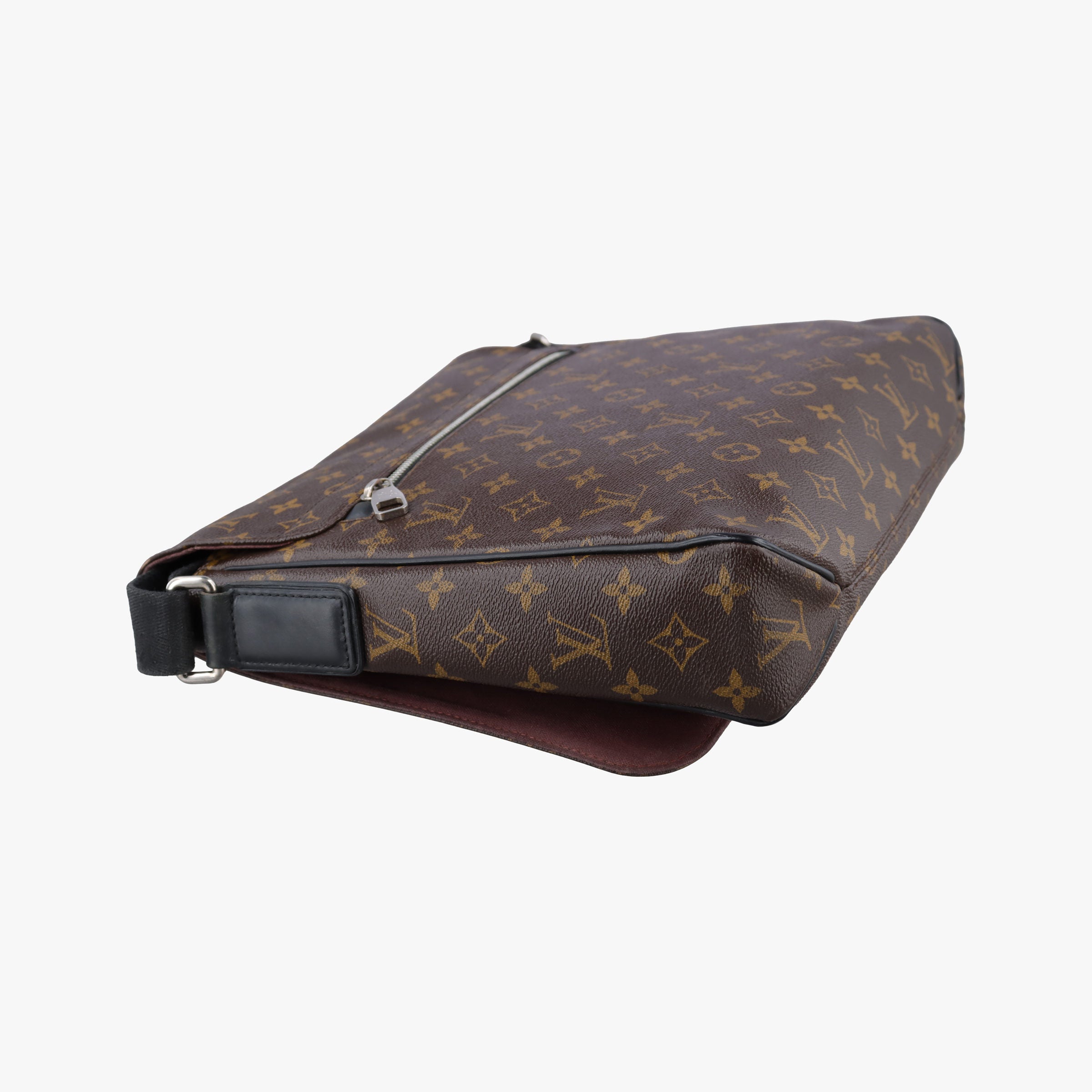 Vintage Louis Vuitton District MM Monogram Macassar Monogram canvas M40934 shoulderbag | stylenewstar