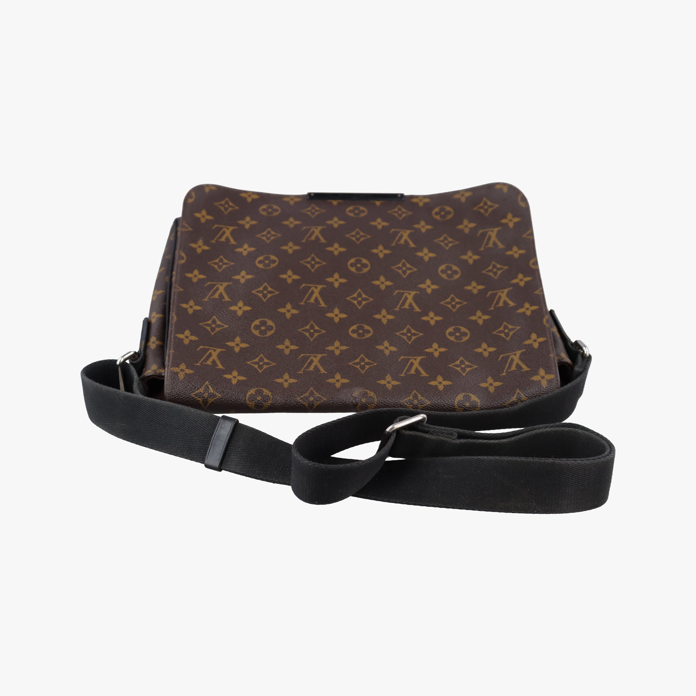 Vintage Louis Vuitton District MM Monogram Macassar Monogram canvas M40934 shoulderbag | stylenewstar