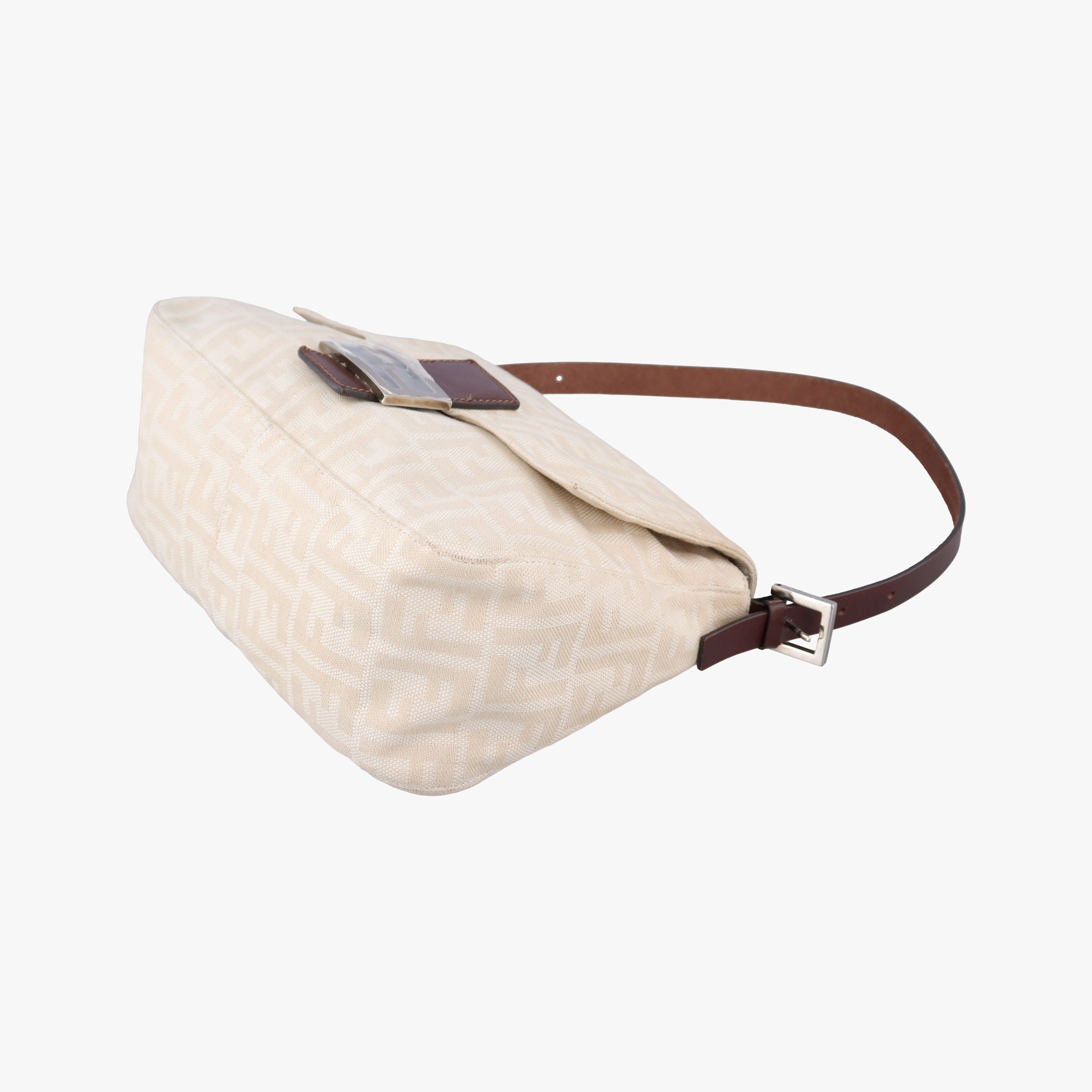 Pre-owned Fendi Mamma Bucket White canvas×leather  shoulderbag | stylenewstar