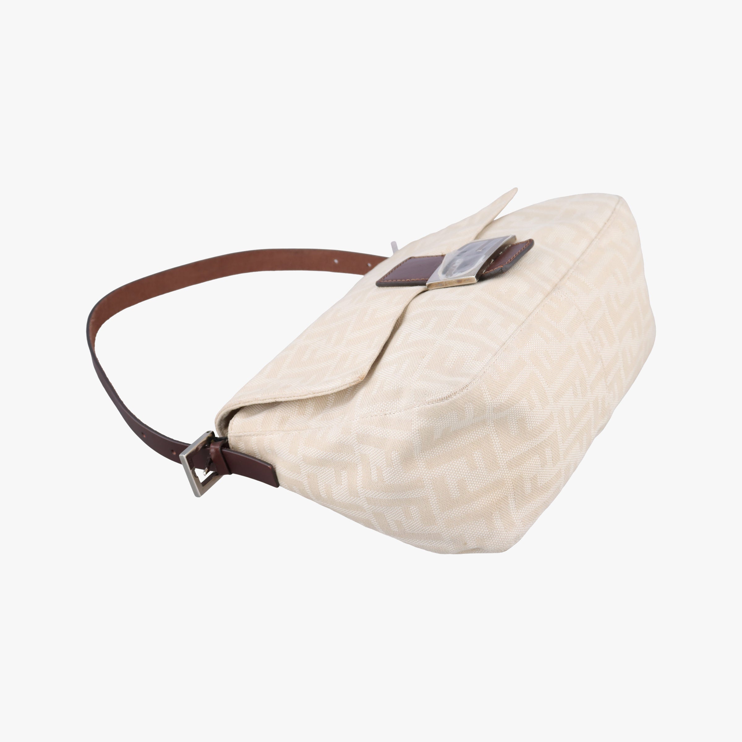 Pre-owned Fendi Mamma Bucket White canvas×leather  shoulderbag | stylenewstar