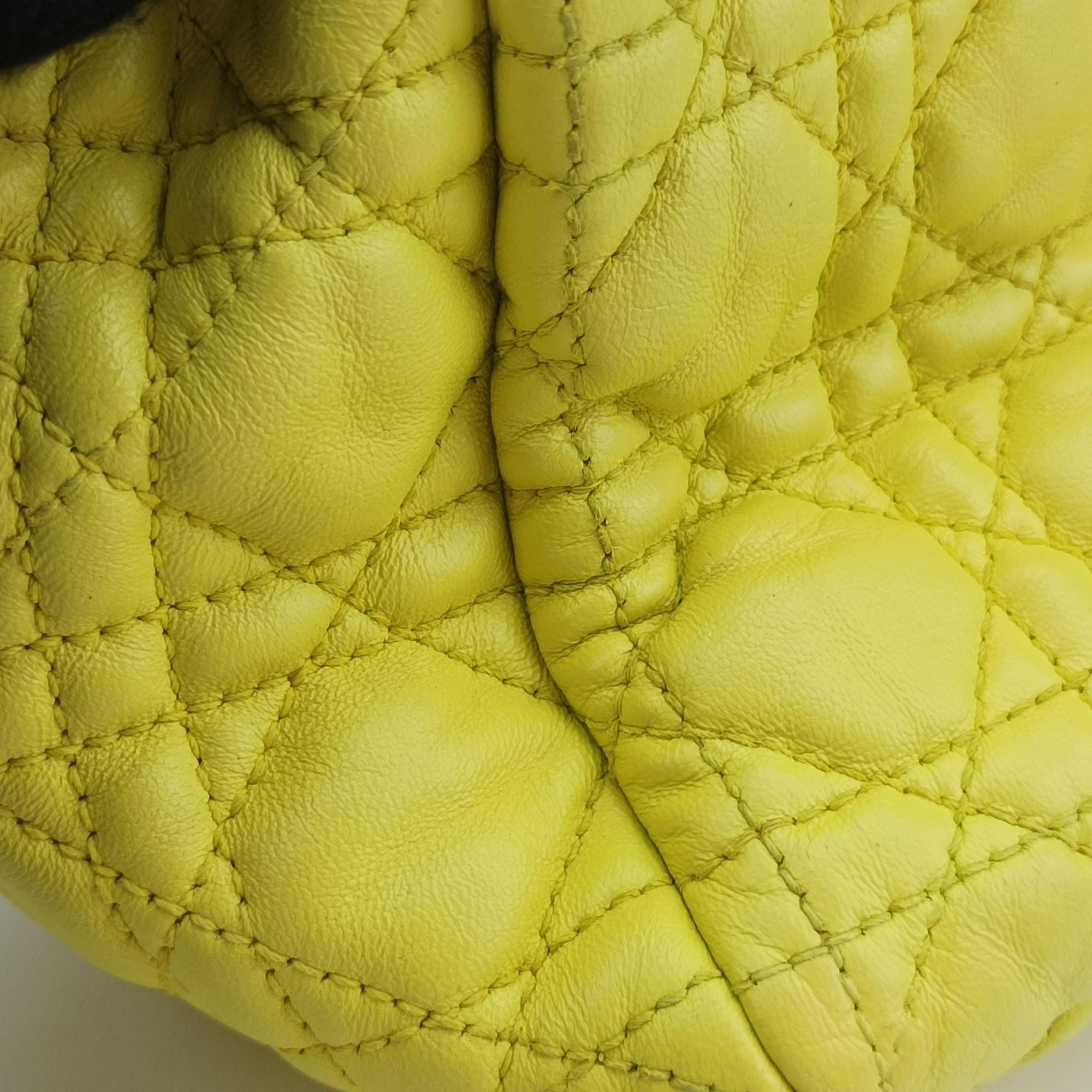 Pre-owned Christian Dior New Rock Yellow lambskin  shoulderbag | stylenewstar