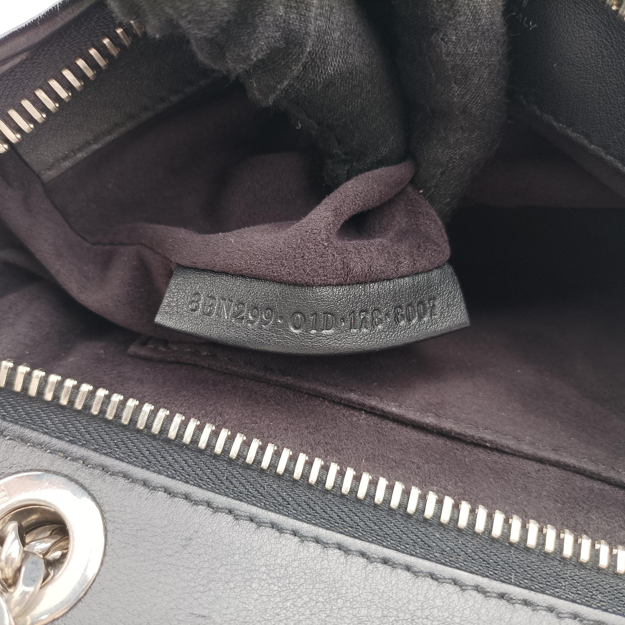 Pre-owned Fendi Dotcom Click Small Black×Multicolour Leather 8BN299 shoulderbag | stylenewstar