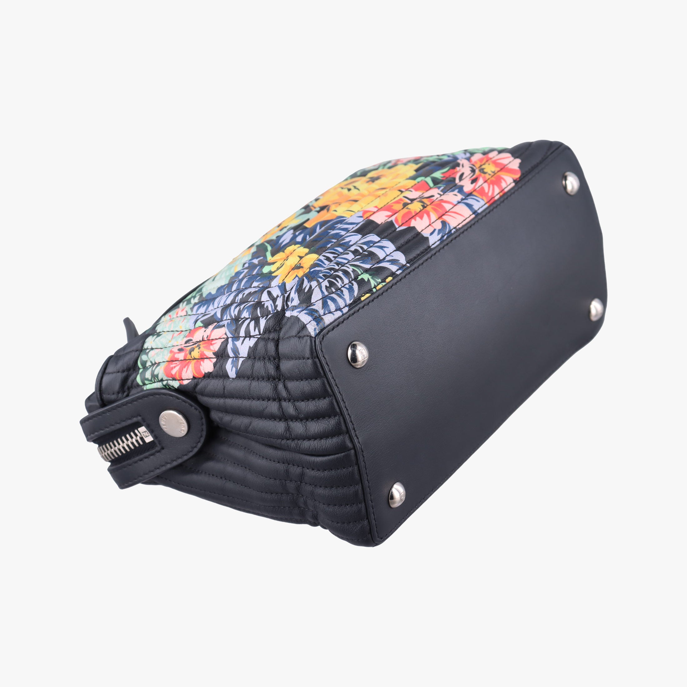 Pre-owned Fendi Dotcom Click Small Black×Multicolour Leather 8BN299 shoulderbag | stylenewstar