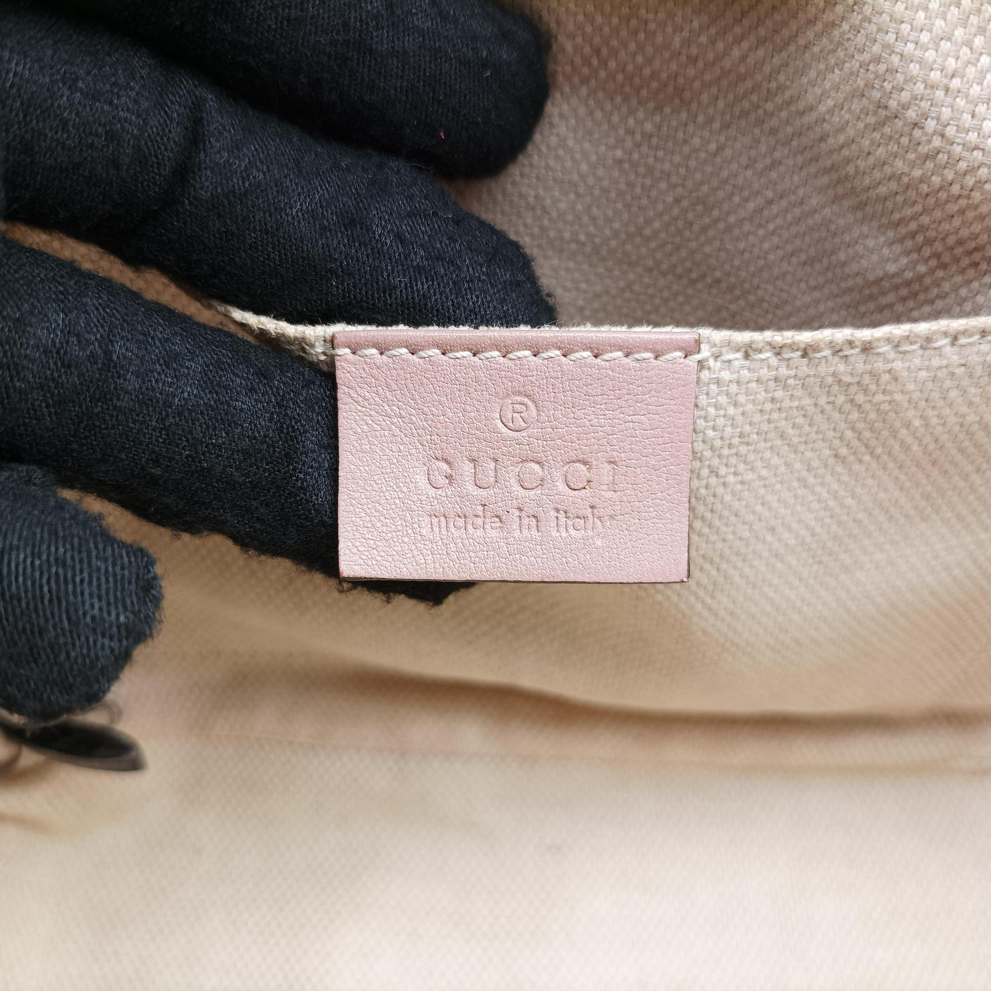 Pre-owned Gucci Soho Yellow Patent 308364 shoulderbag | stylenewstar
