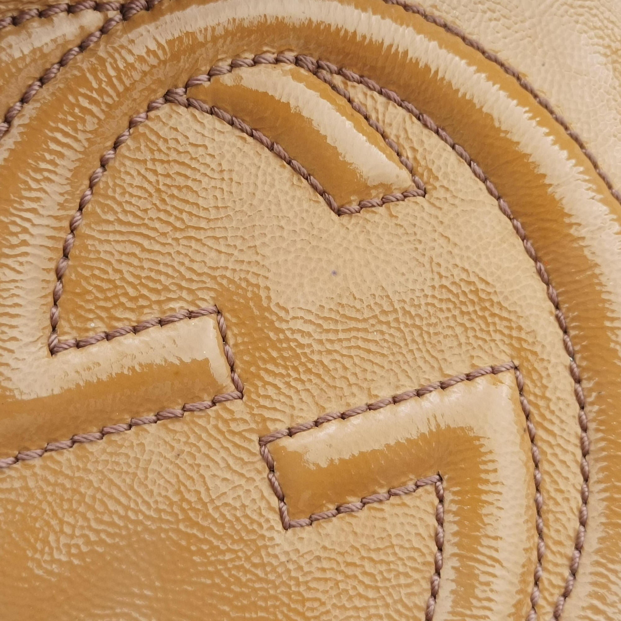 Pre-owned Gucci Soho Yellow Patent 308364 shoulderbag | stylenewstar
