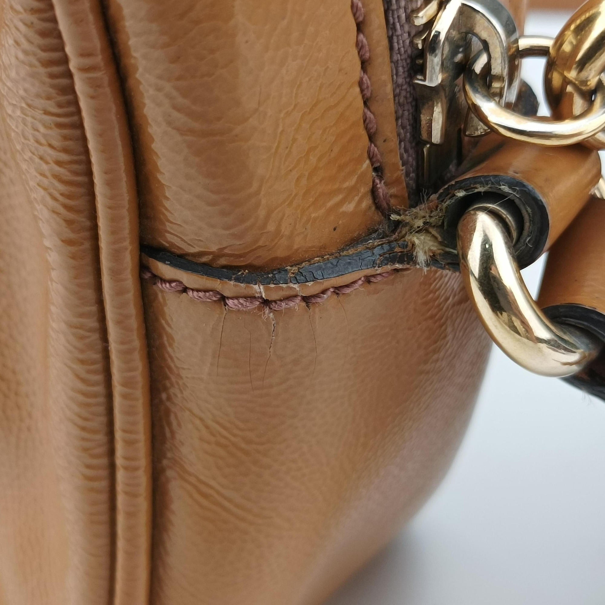 Pre-owned Gucci Soho Yellow Patent 308364 shoulderbag | stylenewstar