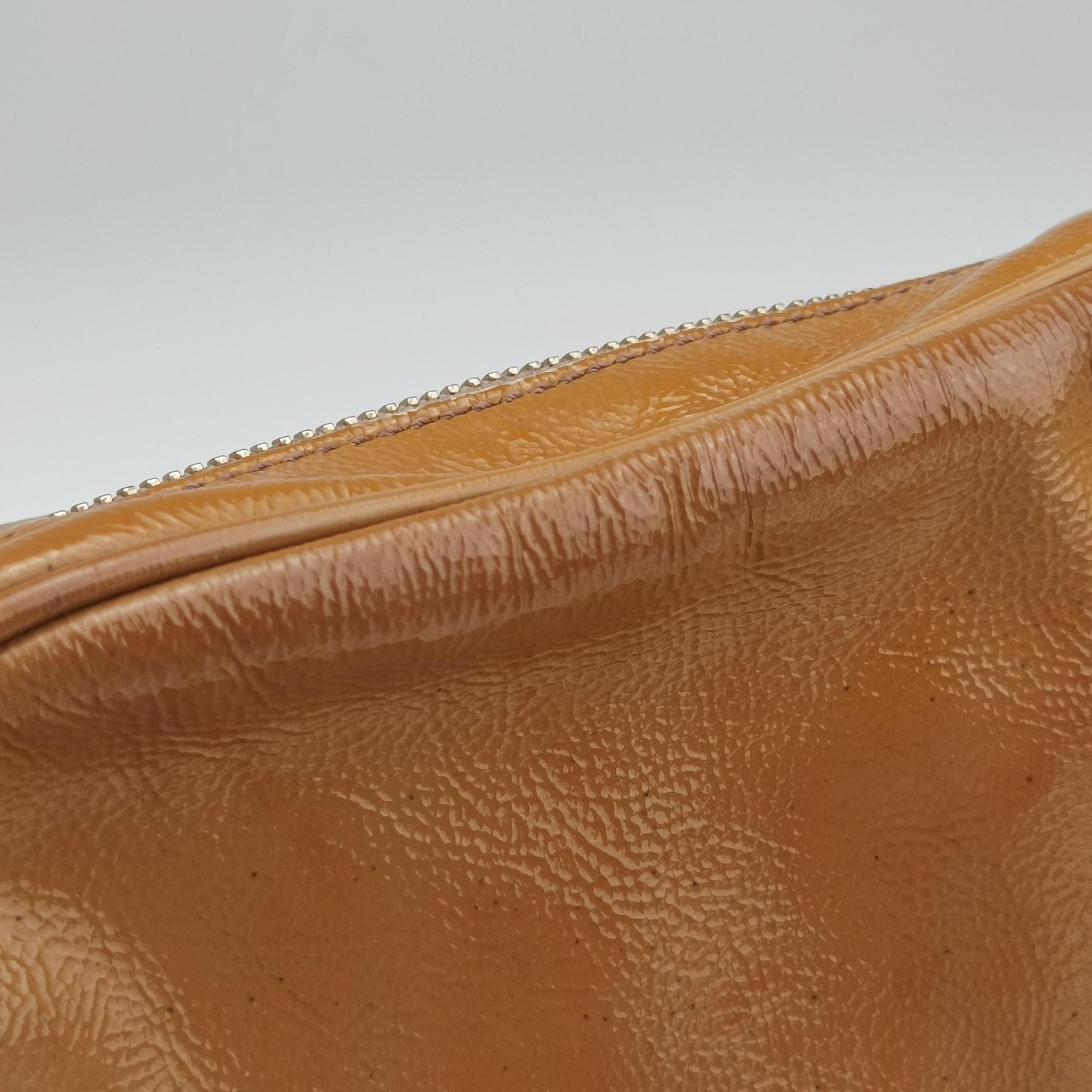 Pre-owned Gucci Soho Yellow Patent 308364 shoulderbag | stylenewstar