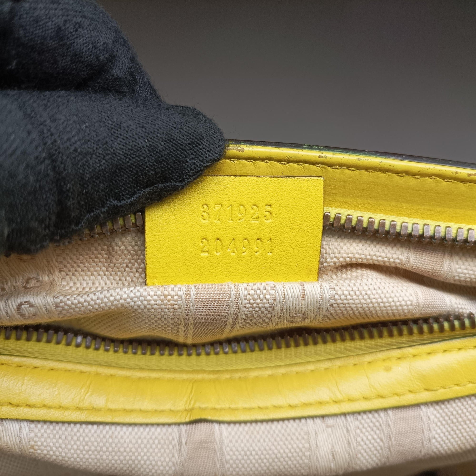 Secondhand Gucci Bright Bit Yellow Patent 371925 handbag | stylenewstar