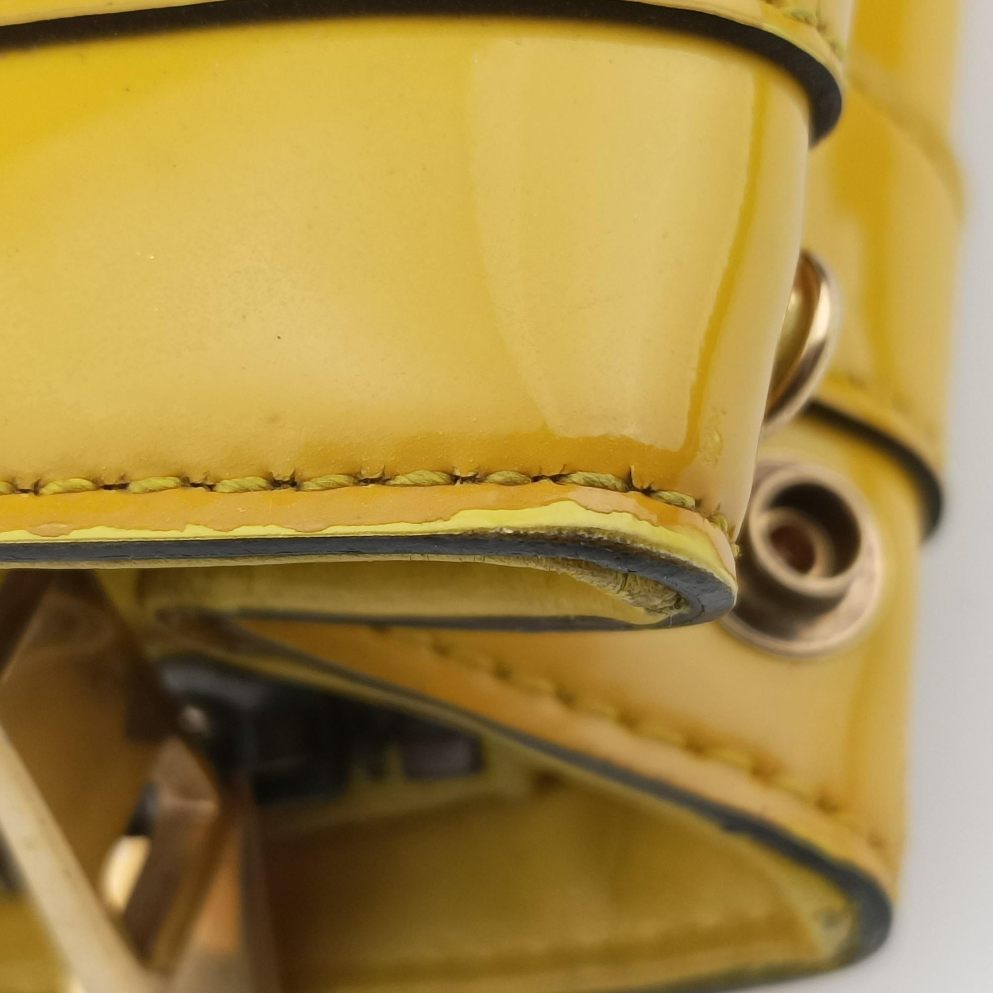 Secondhand Gucci Bright Bit Yellow Patent 371925 handbag | stylenewstar