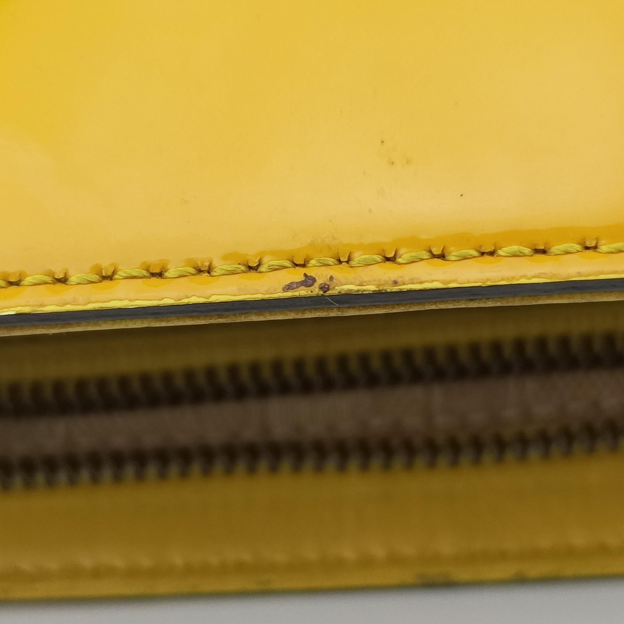 Secondhand Gucci Bright Bit Yellow Patent 371925 handbag | stylenewstar