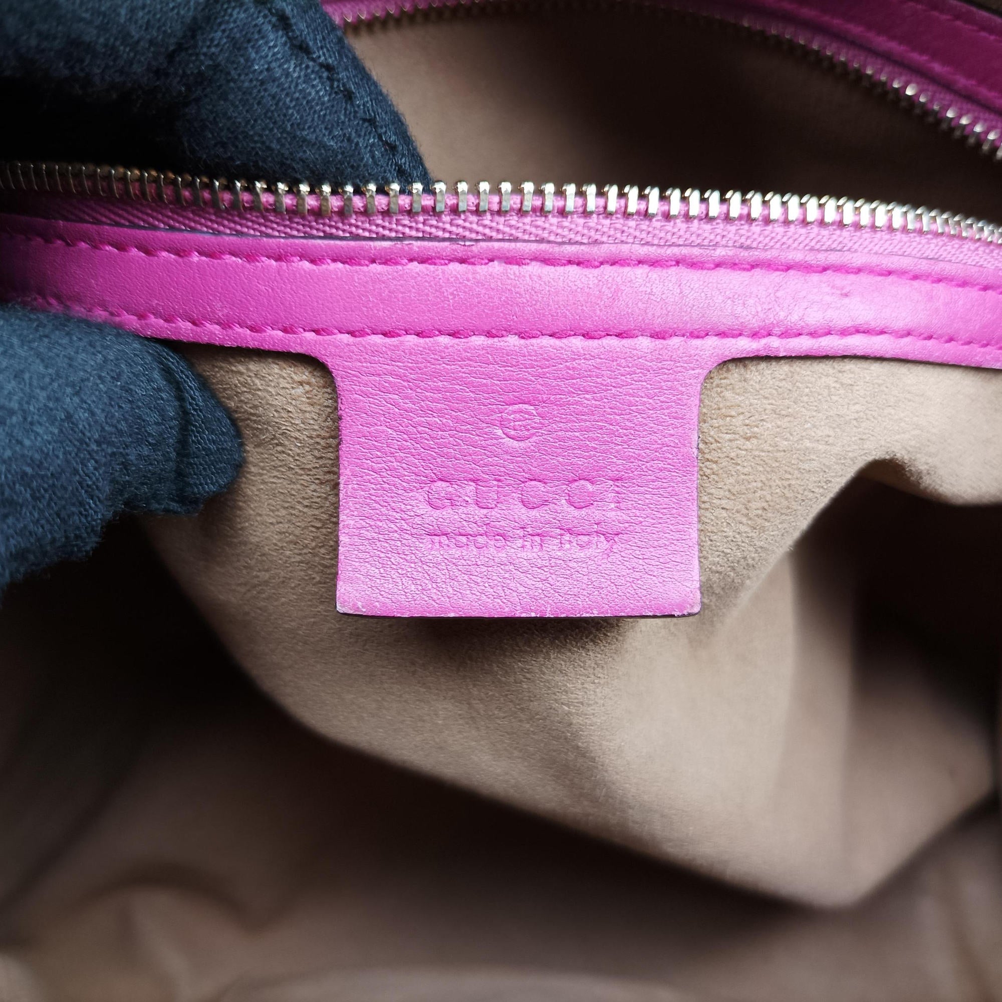 Vintage Gucci GG SUPREME beige×red×pink PVC coated canvas×leather 409529 handbag | stylenewstar