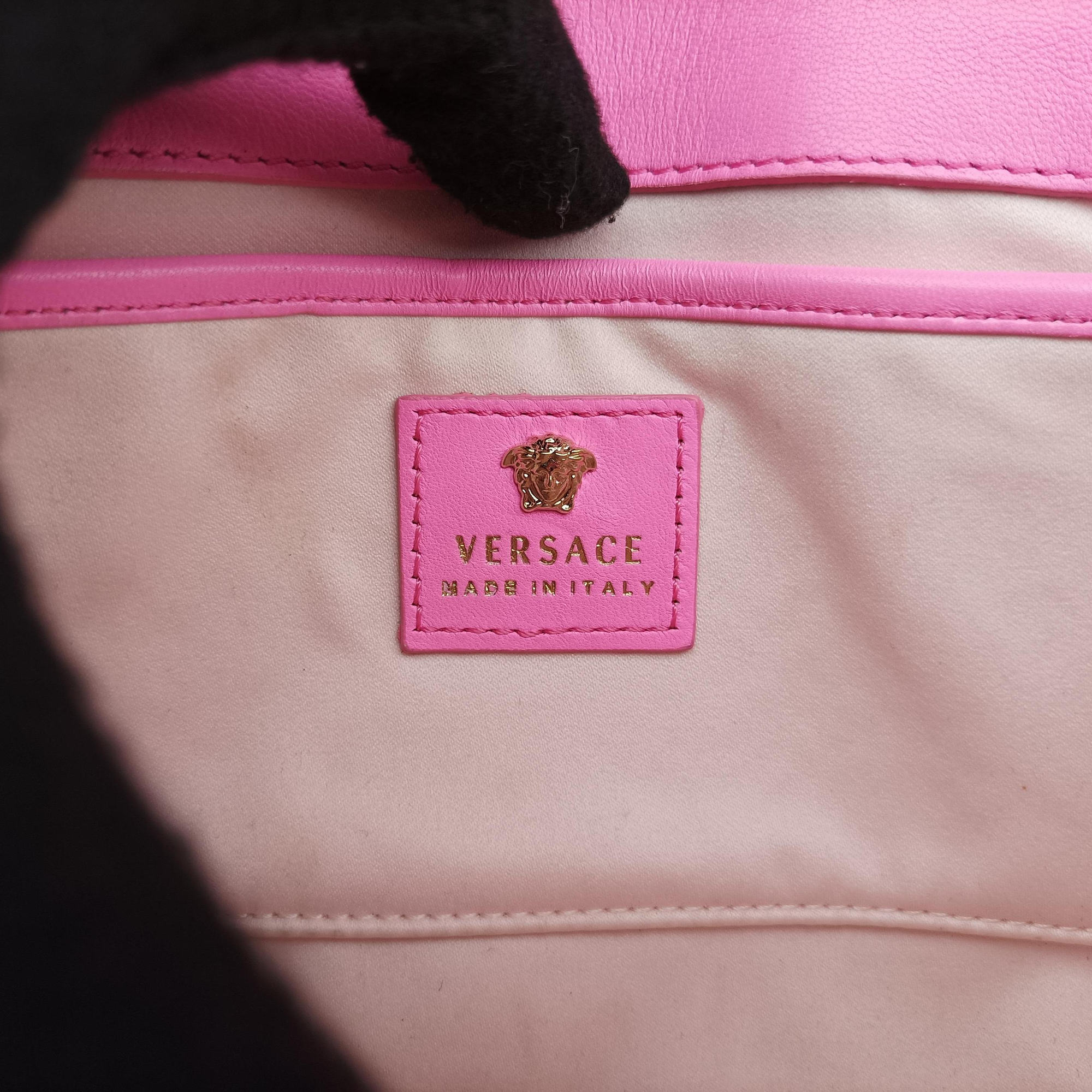 Vintage VERSACE Medusa Pink Patent  shoulderbag | stylenewstar