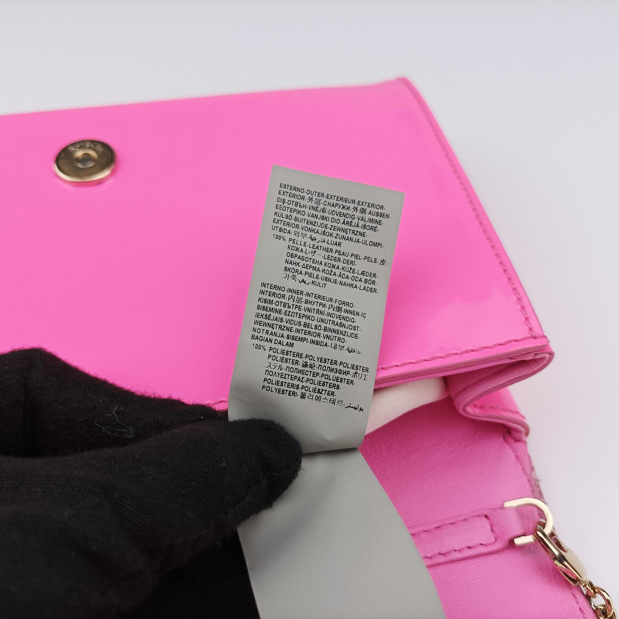 Vintage VERSACE Medusa Pink Patent  shoulderbag | stylenewstar