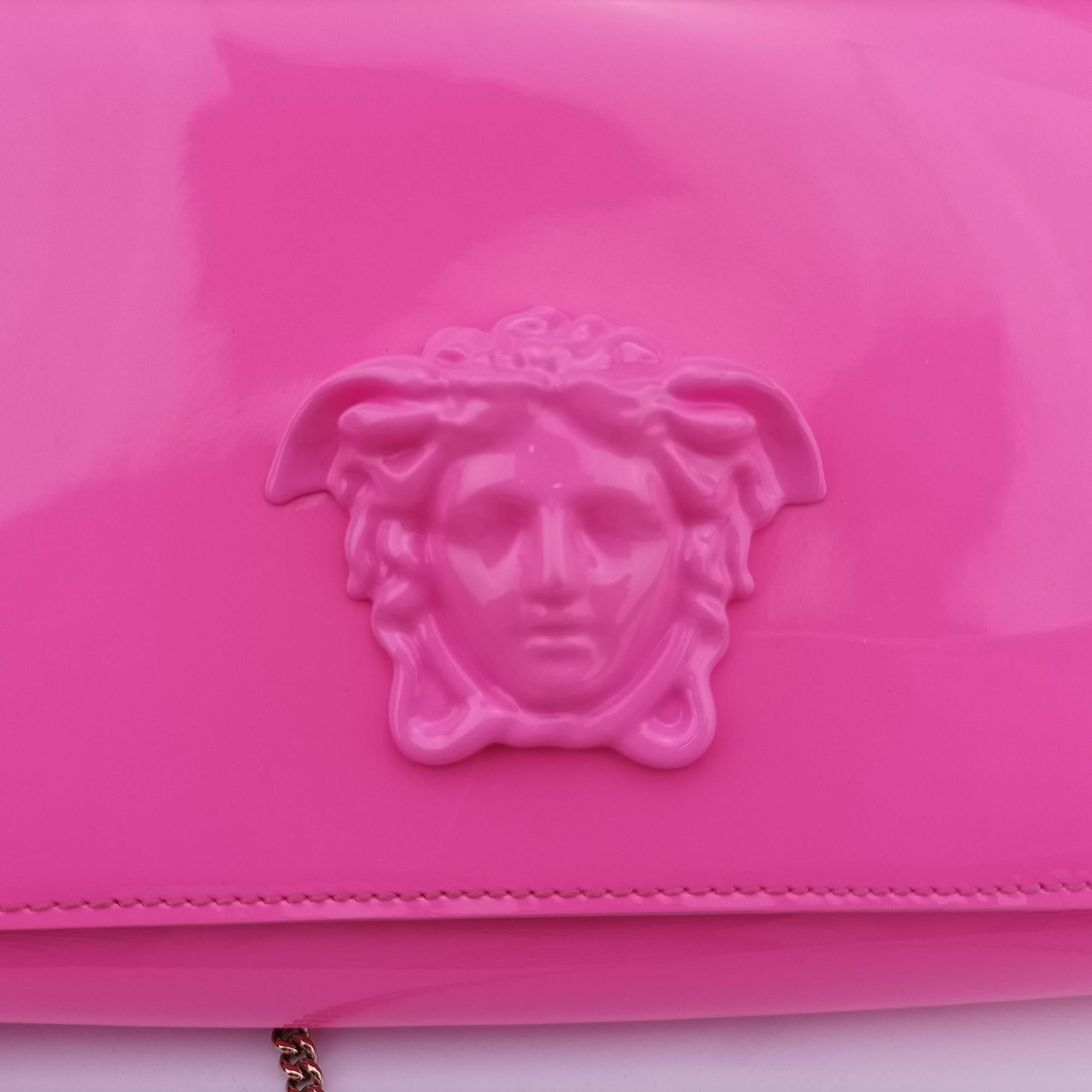 Vintage VERSACE Medusa Pink Patent  shoulderbag | stylenewstar