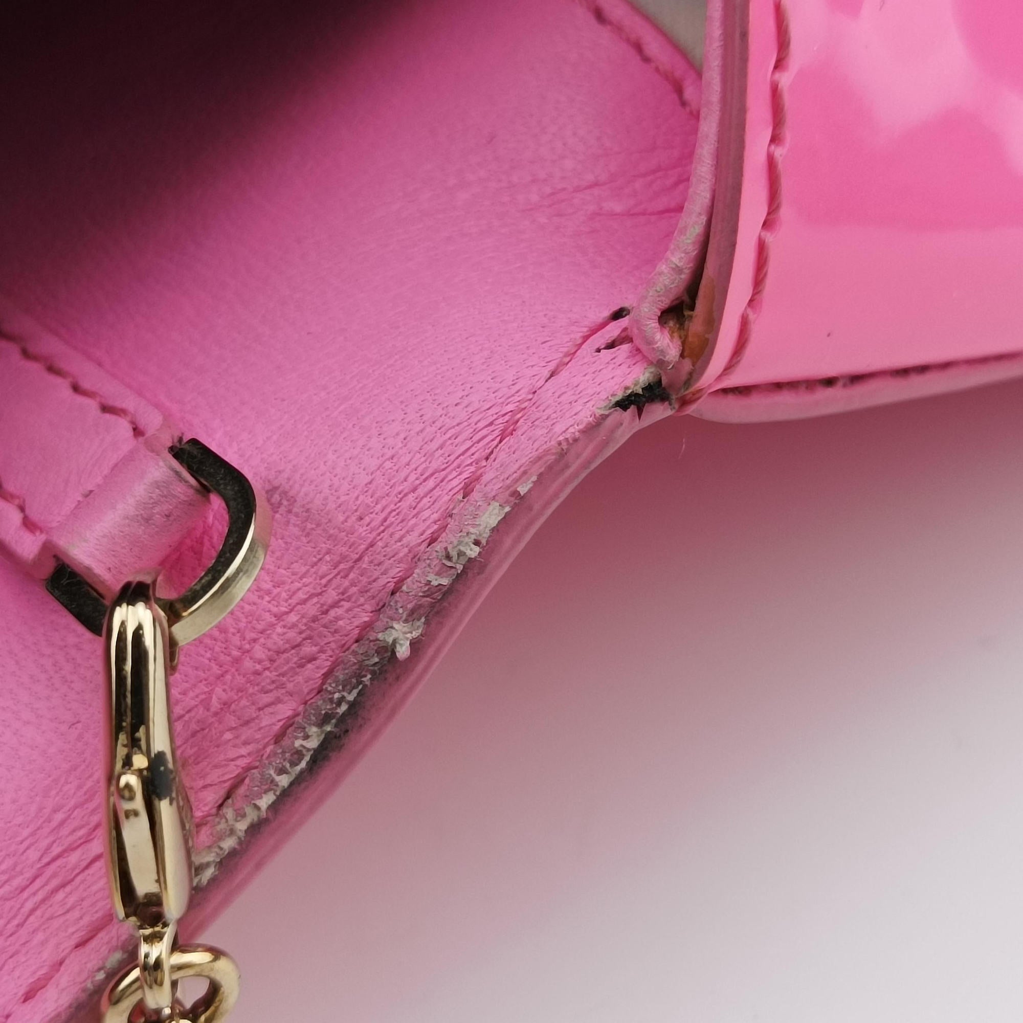 Vintage VERSACE Medusa Pink Patent  shoulderbag | stylenewstar