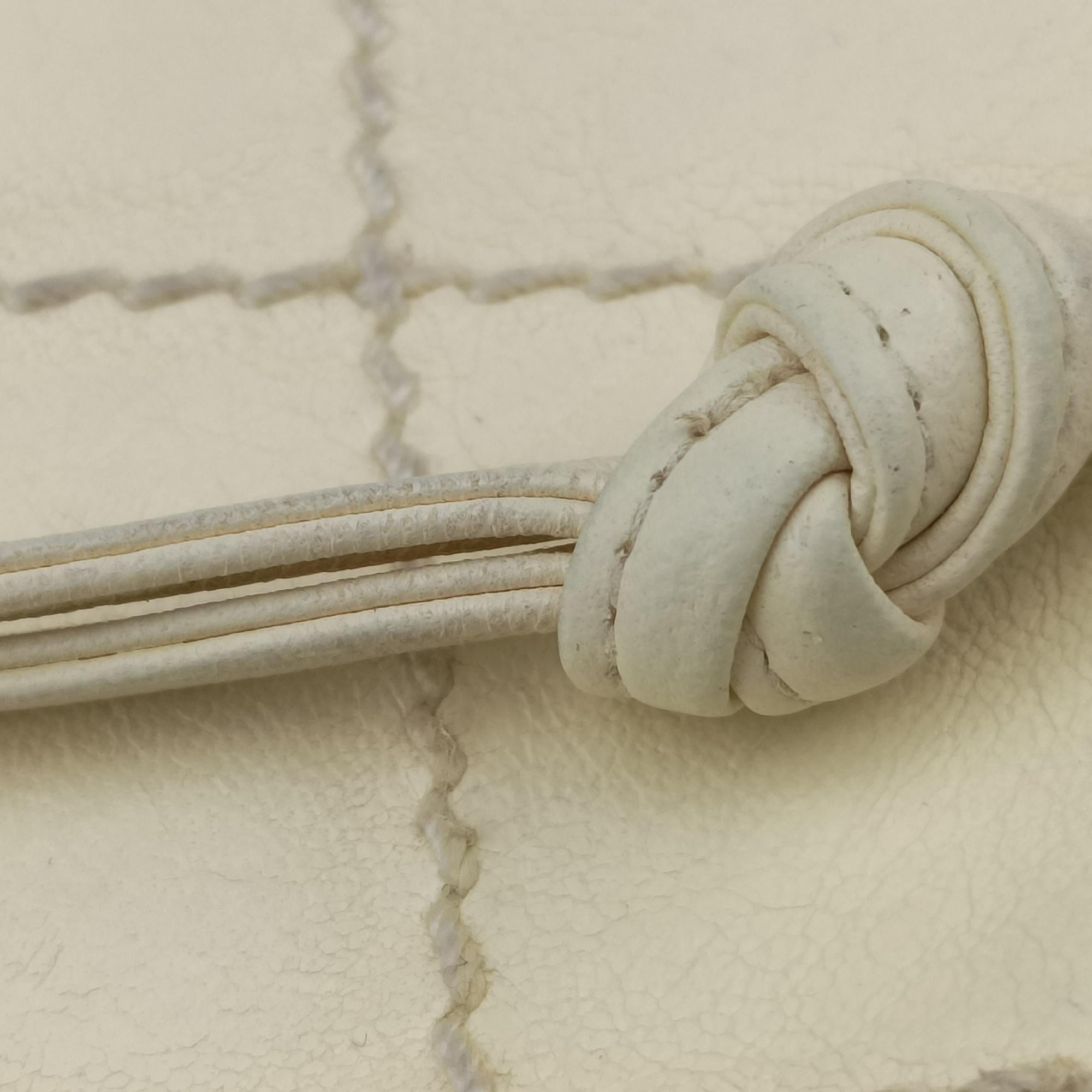Pre-owned Chanel Wild Stitch Camellia Cream lambskin A25484 shoulderbag | stylenewstar