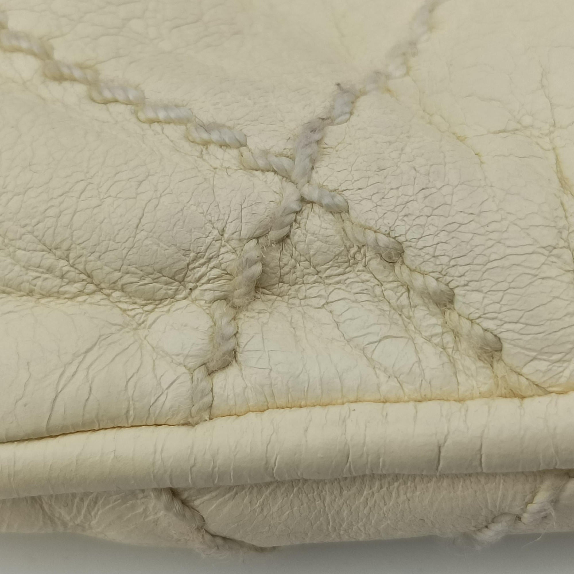 Pre-owned Chanel Wild Stitch Camellia Cream lambskin A25484 shoulderbag | stylenewstar