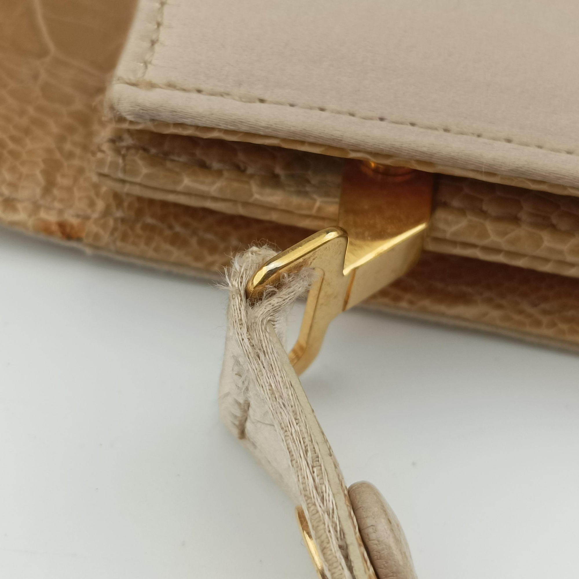 Pre-owned Fendi Square Flap Beige silk×leather 831507 handbag | stylenewstar