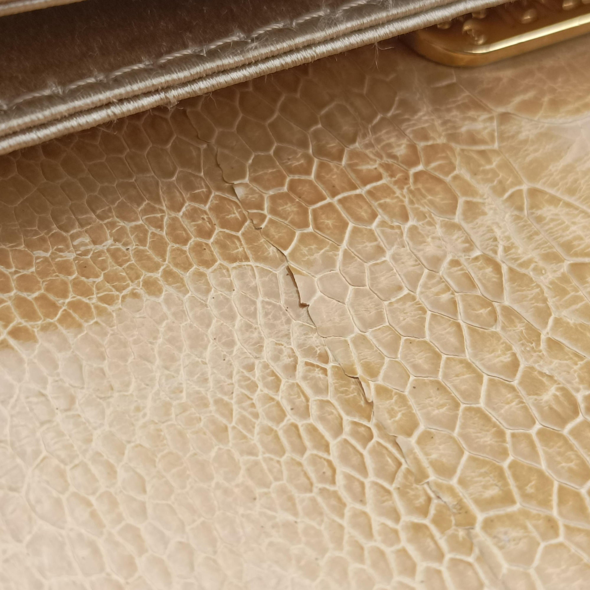 Pre-owned Fendi Square Flap Beige silk×leather 831507 handbag | stylenewstar