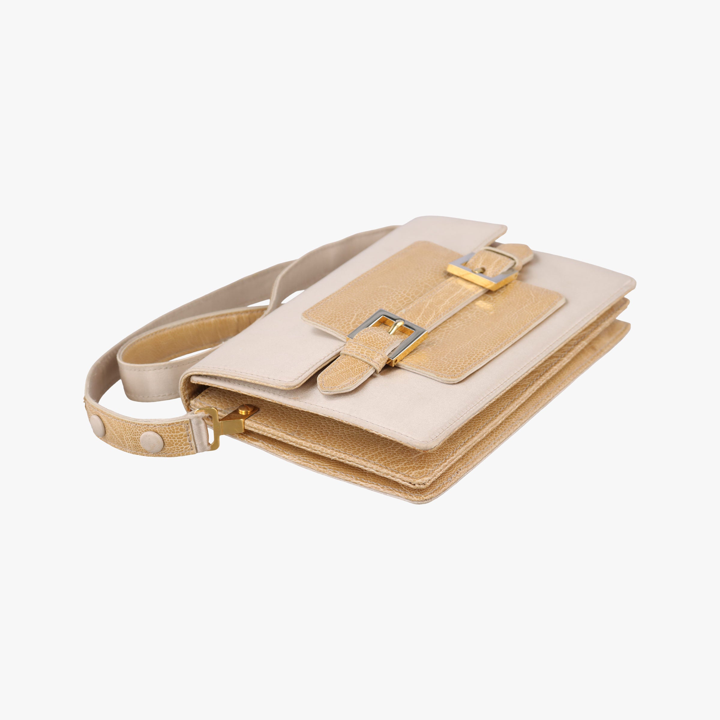 Pre-owned Fendi Square Flap Beige silk×leather 831507 handbag | stylenewstar
