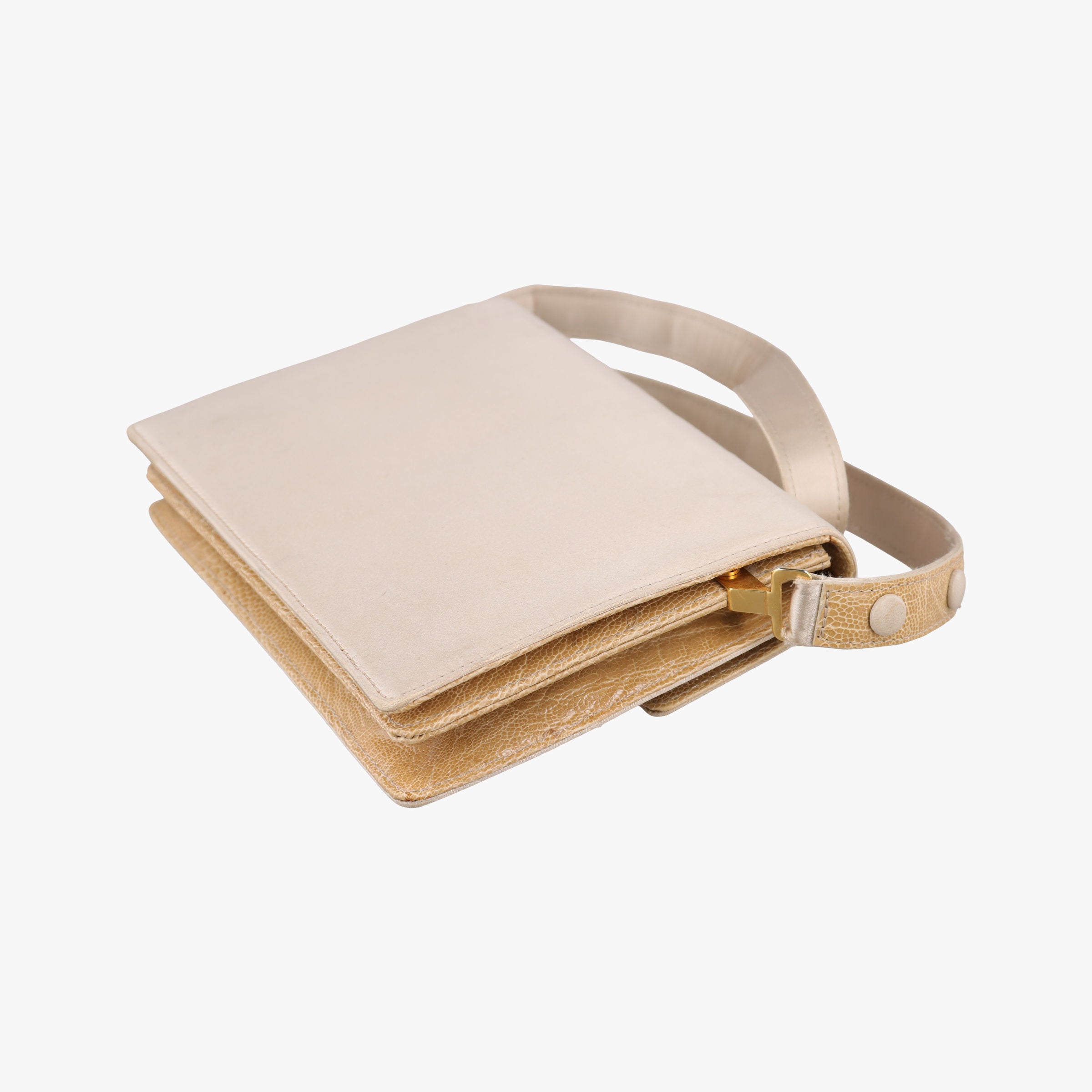 Pre-owned Fendi Square Flap Beige silk×leather 831507 handbag | stylenewstar