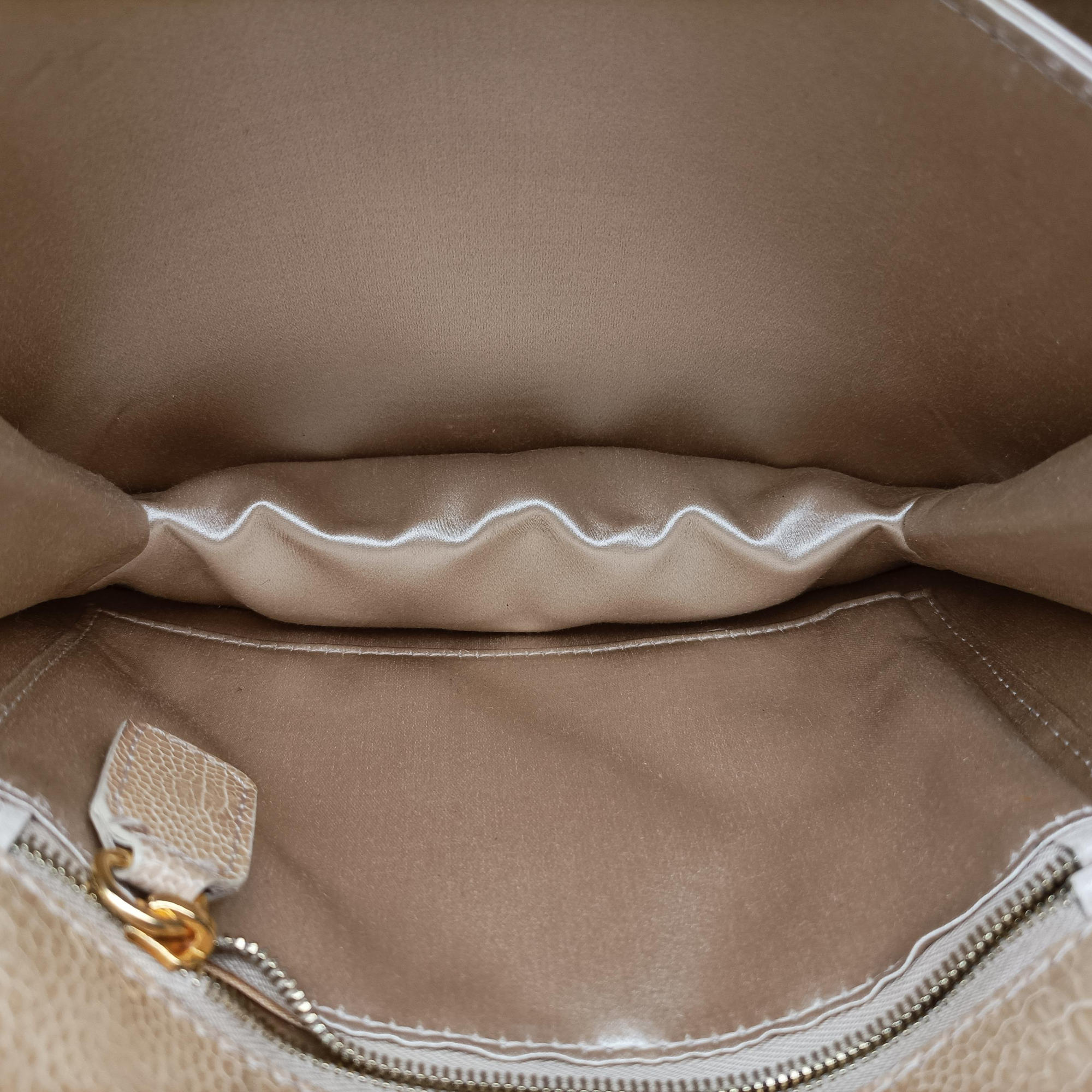 Pre-owned Fendi Square Flap Beige silk×leather 831507 handbag | stylenewstar
