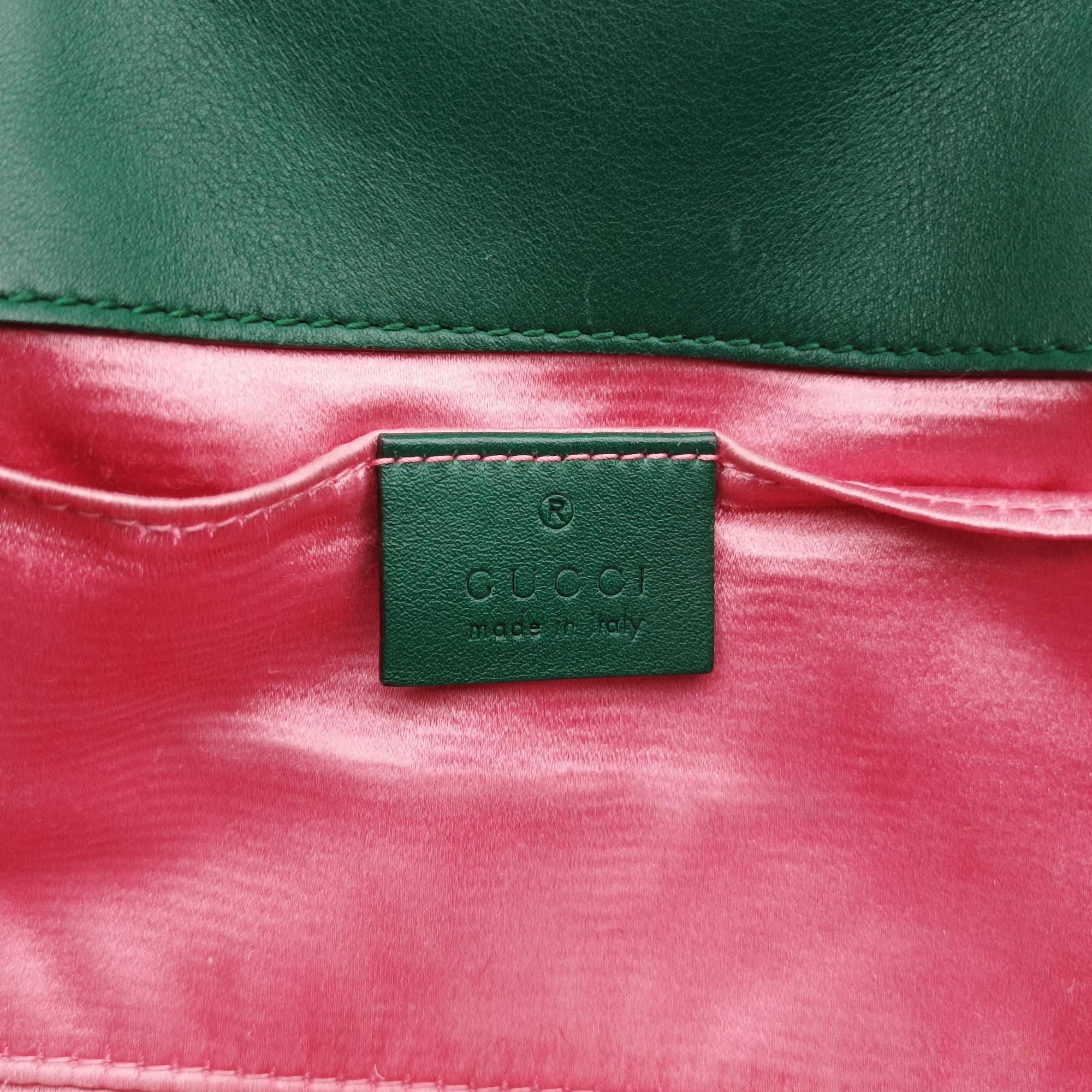 Pre-owned Gucci GG Marmont Green velour 446744 shoulderbag | stylenewstar