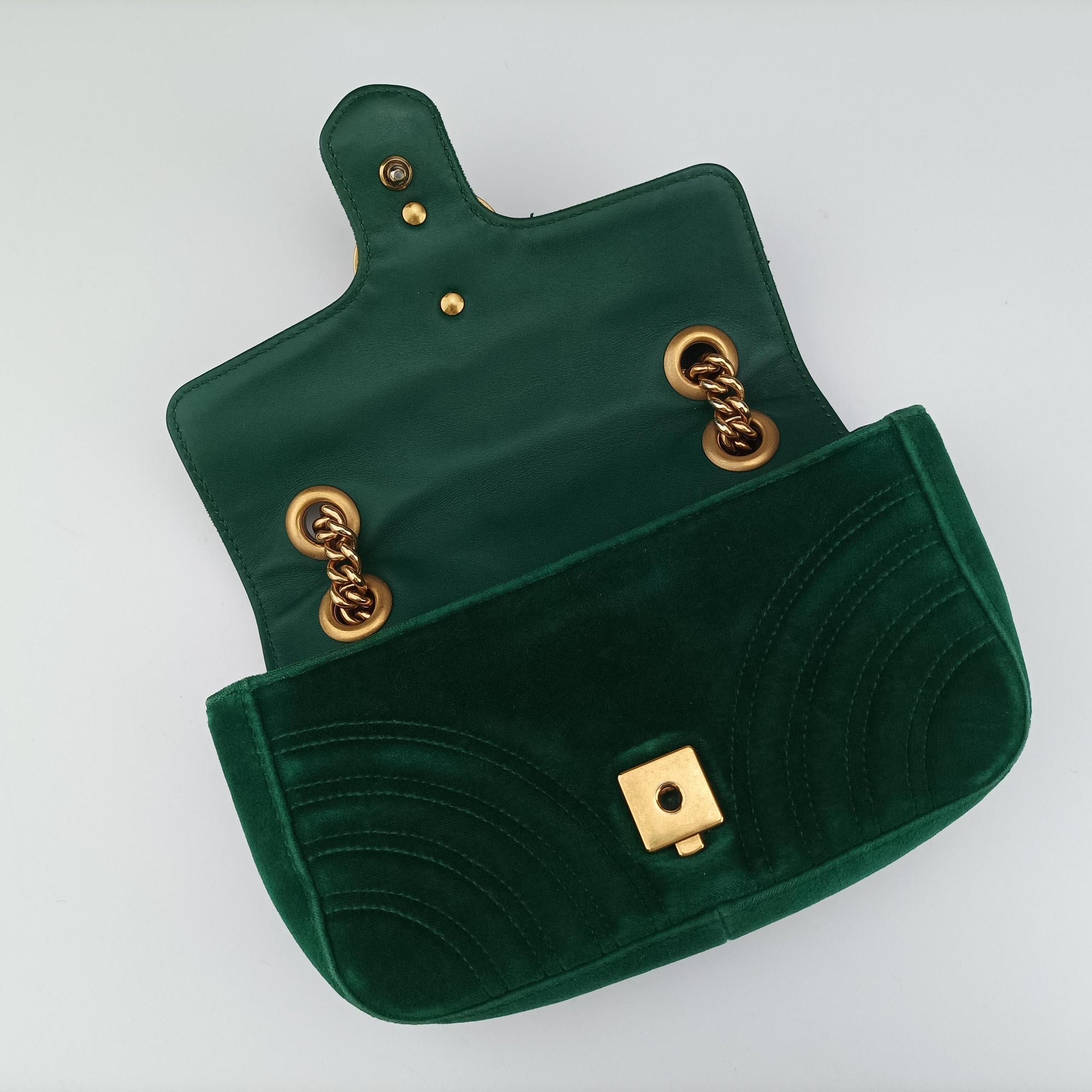 Pre-owned Gucci GG Marmont Green velour 446744 shoulderbag | stylenewstar
