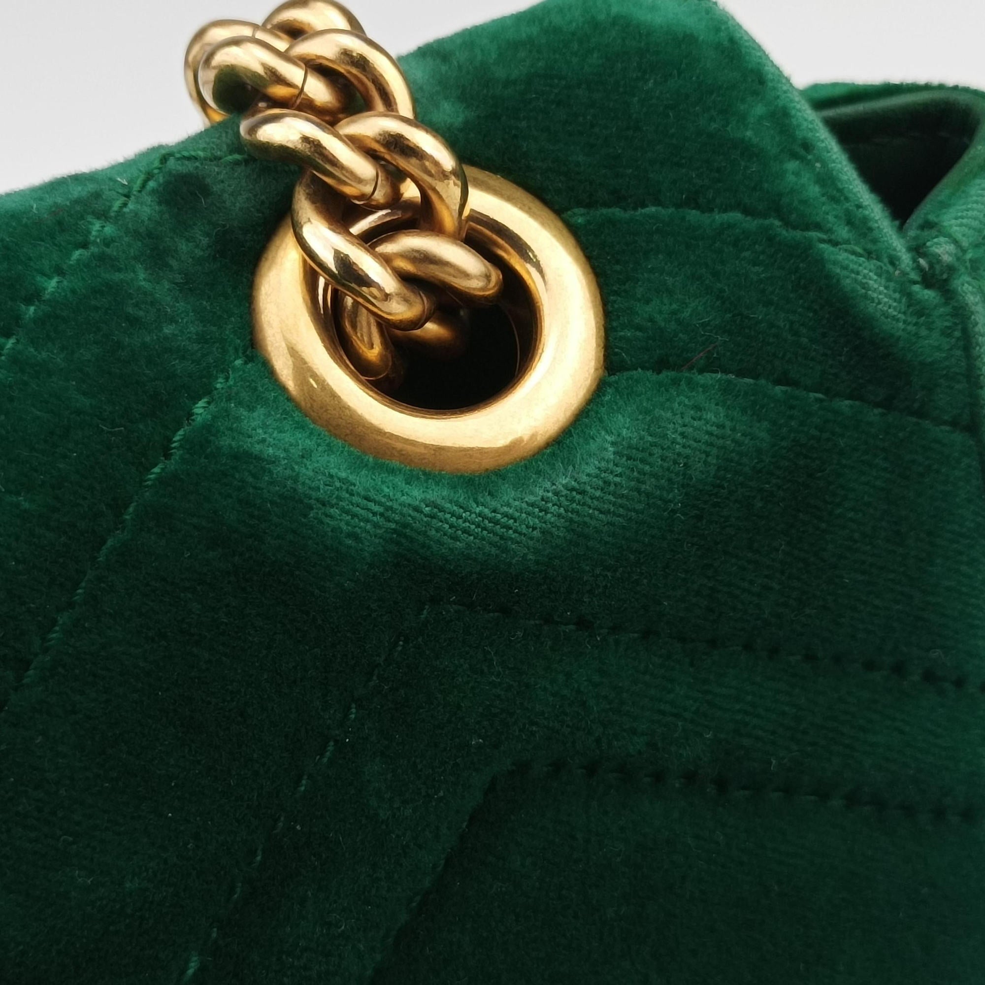 Pre-owned Gucci GG Marmont Green velour 446744 shoulderbag | stylenewstar