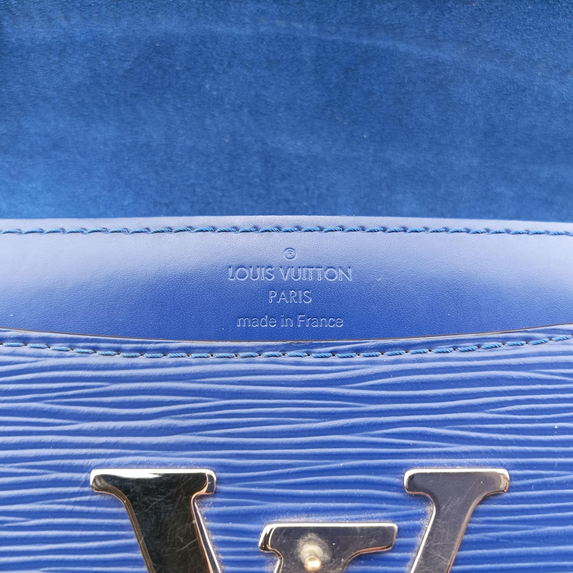 Pre-owned Louis Vuitton Pochette Louise PM blue epi  shoulderbag | stylenewstar