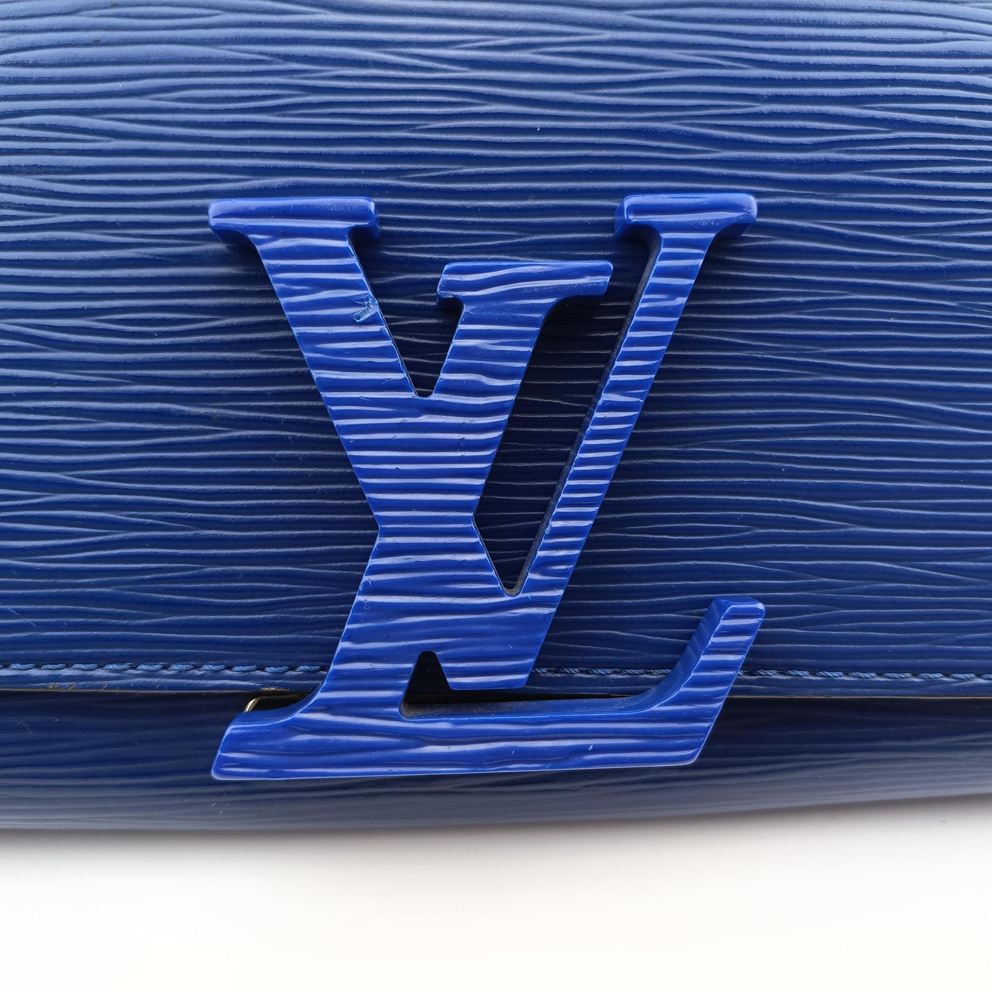 Pre-owned Louis Vuitton Pochette Louise PM blue epi  shoulderbag | stylenewstar