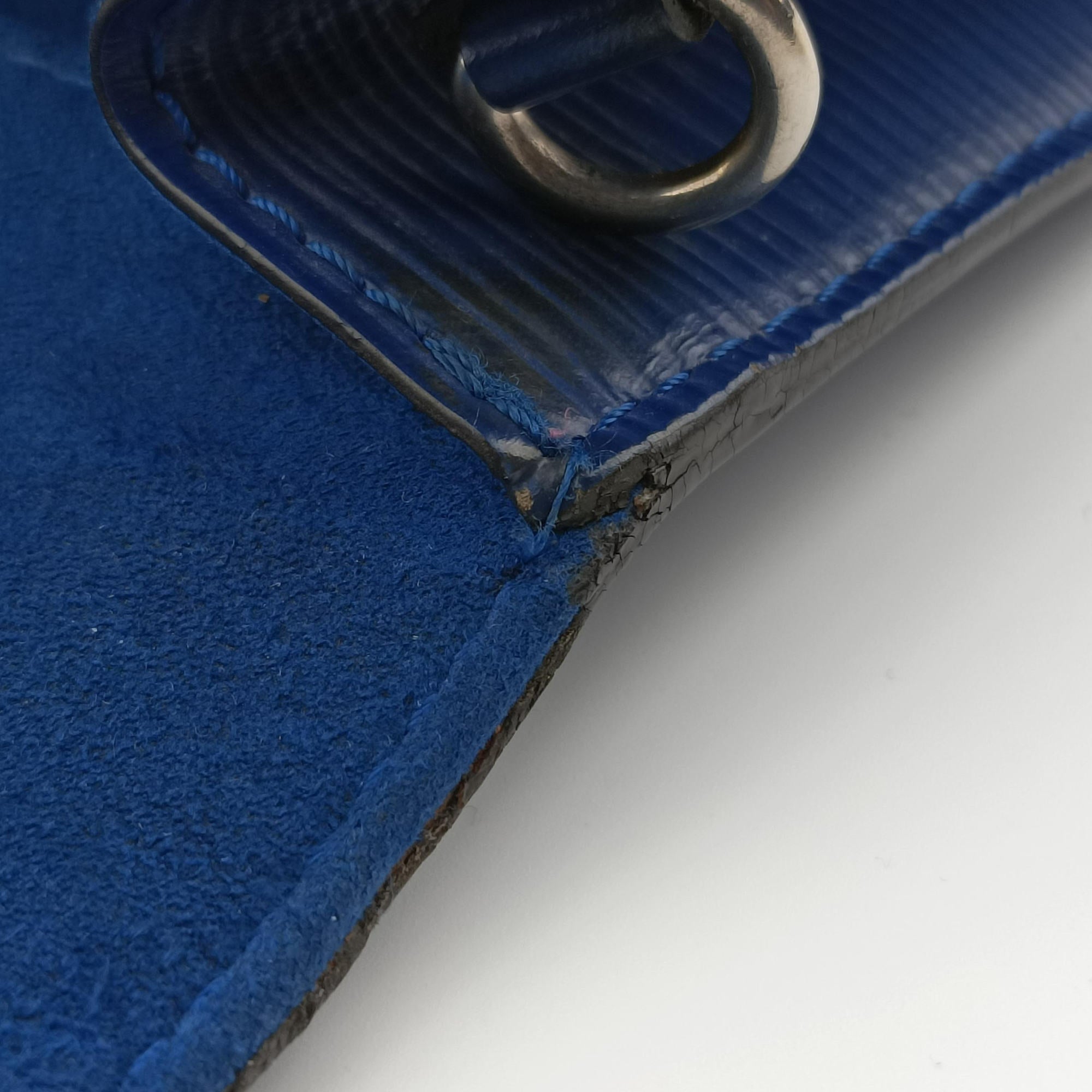 Pre-owned Louis Vuitton Pochette Louise PM blue epi  shoulderbag | stylenewstar
