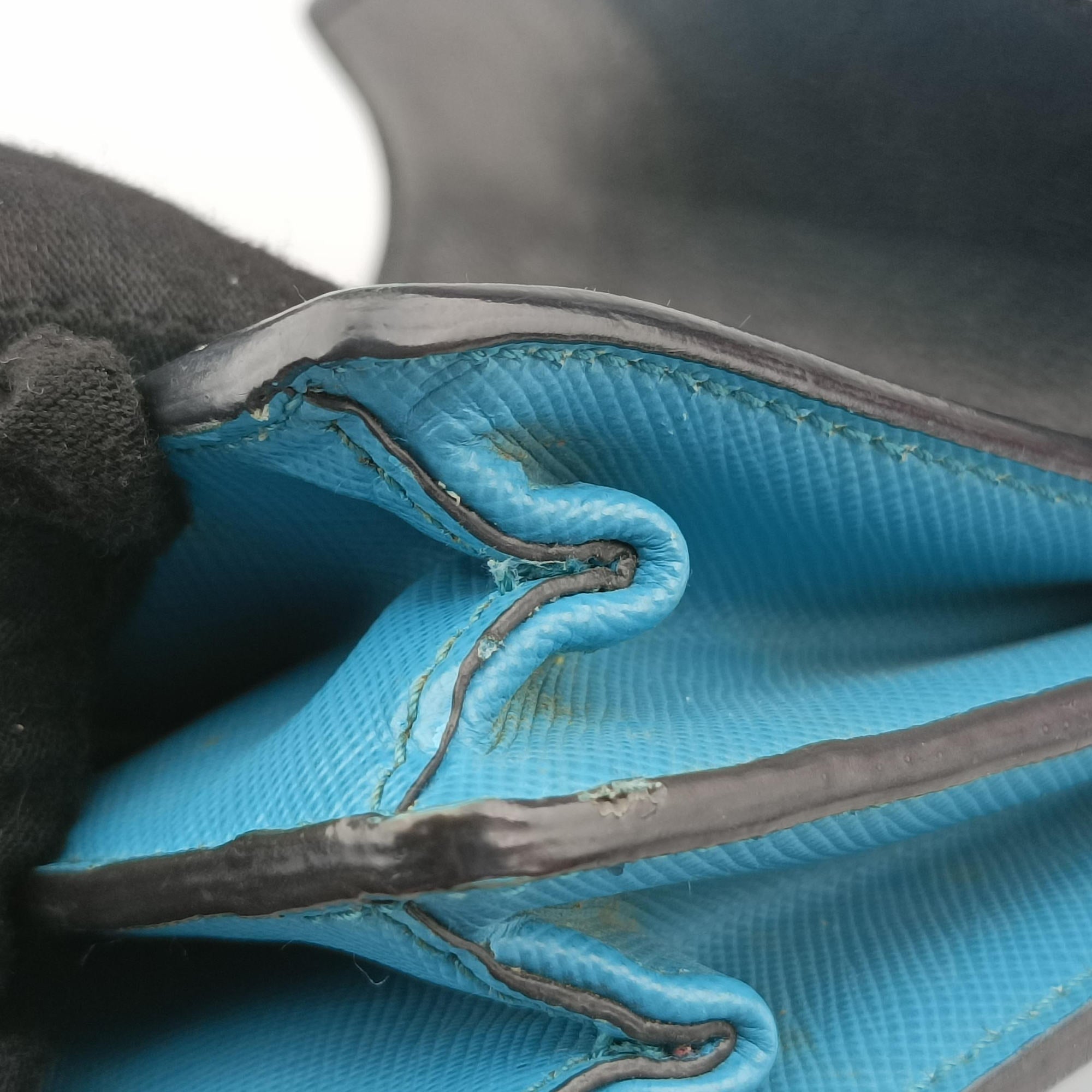 Secondhand Prada Sound Lock Blue SAFFIANO Leather BN2662 shoulderbag | stylenewstar