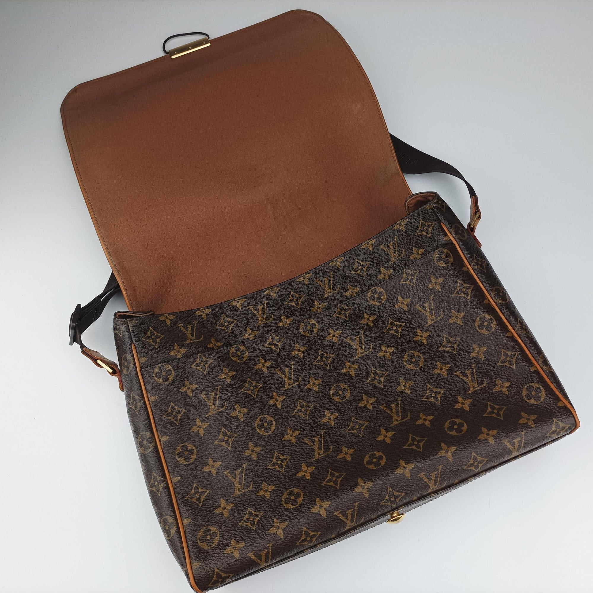Pre-owned Louis Vuitton ABBESSES brown Monogram Canvas M45257 shoulderbag | stylenewstar