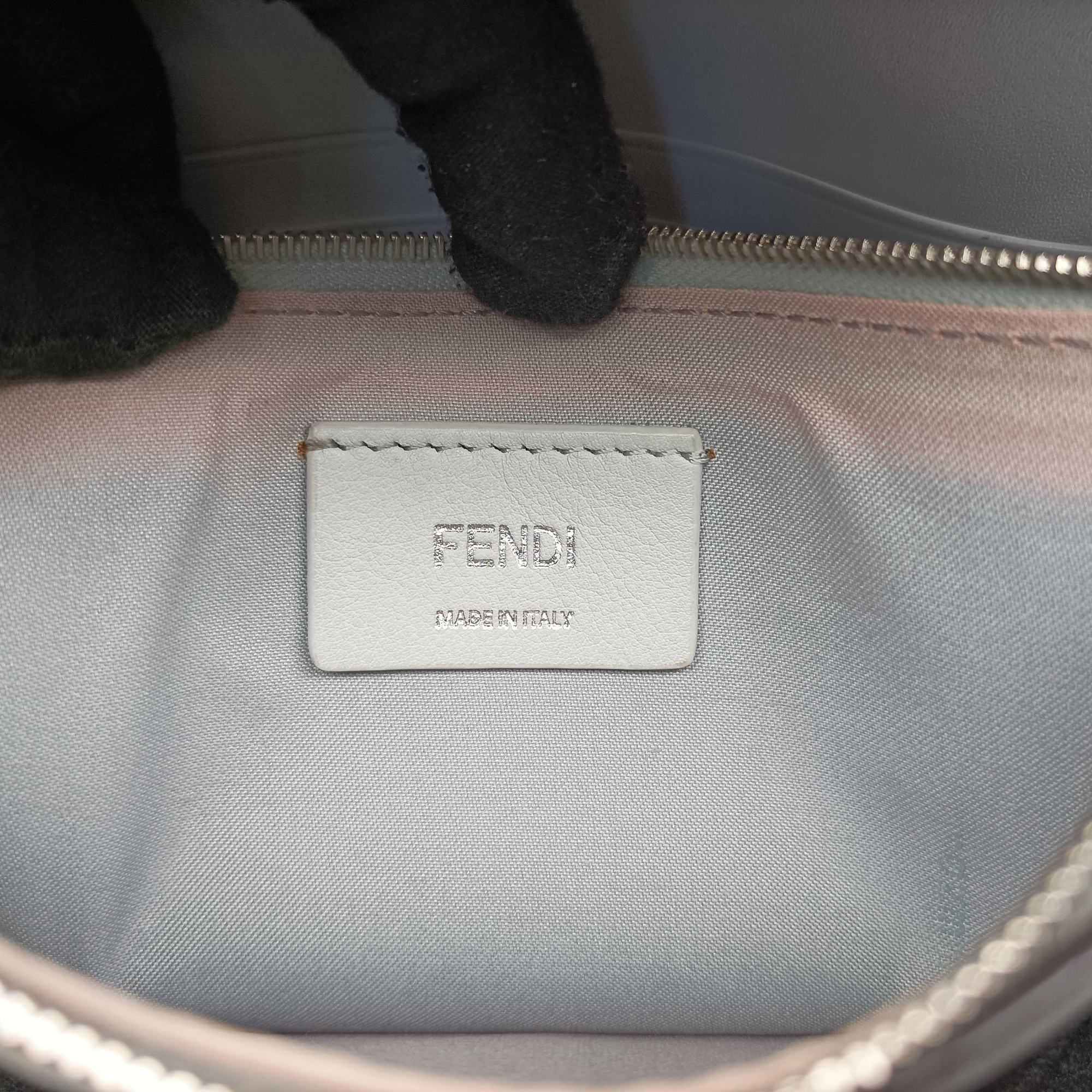 Pre-owned Fendi F is Envelope Grey Leather 8BS006 shoulderbag | stylenewstar