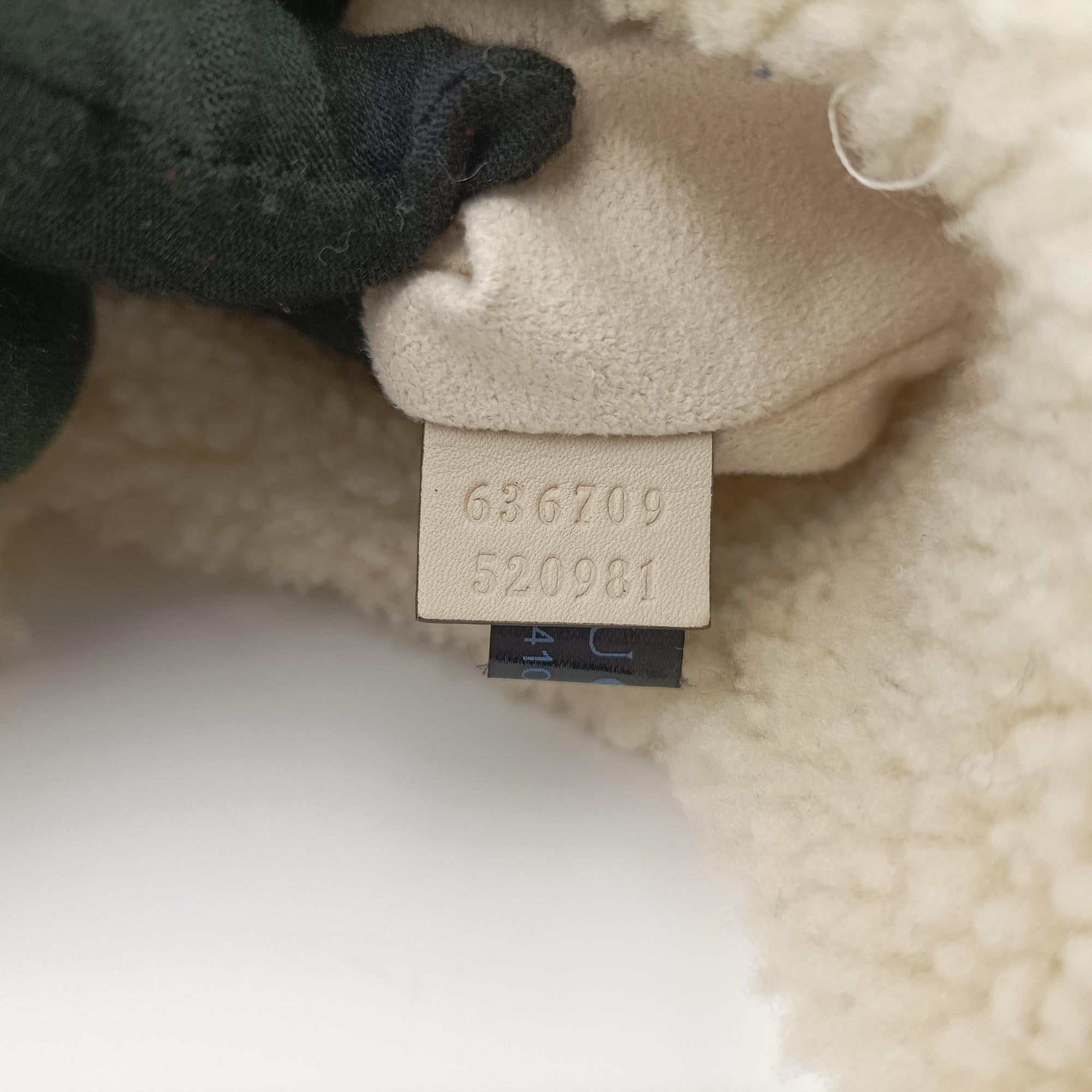 Pre-owned Gucci JACKIE 1961 Beige Fur 636709 shoulderbag | stylenewstar